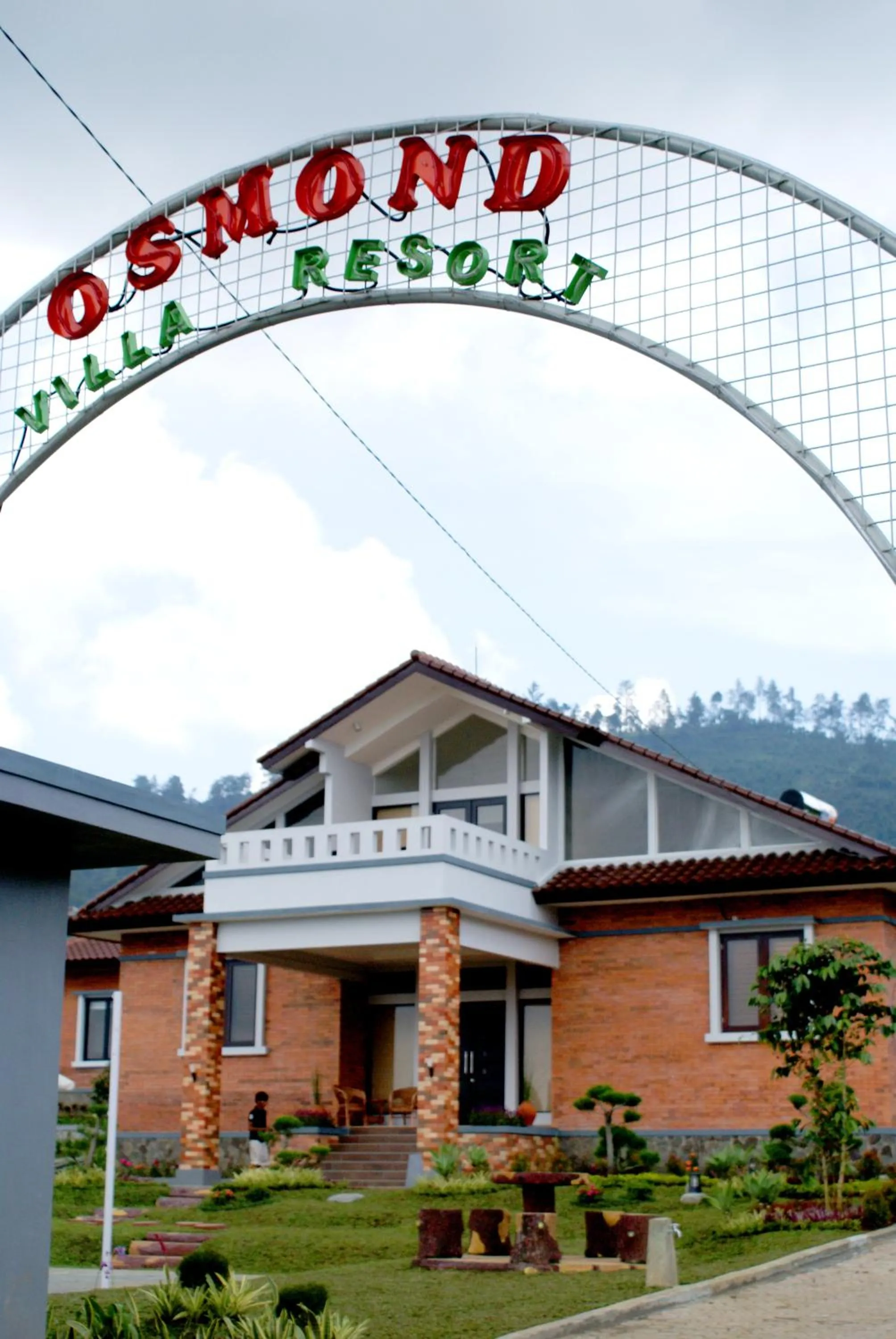 Facade/entrance in Osmond Villa Resort