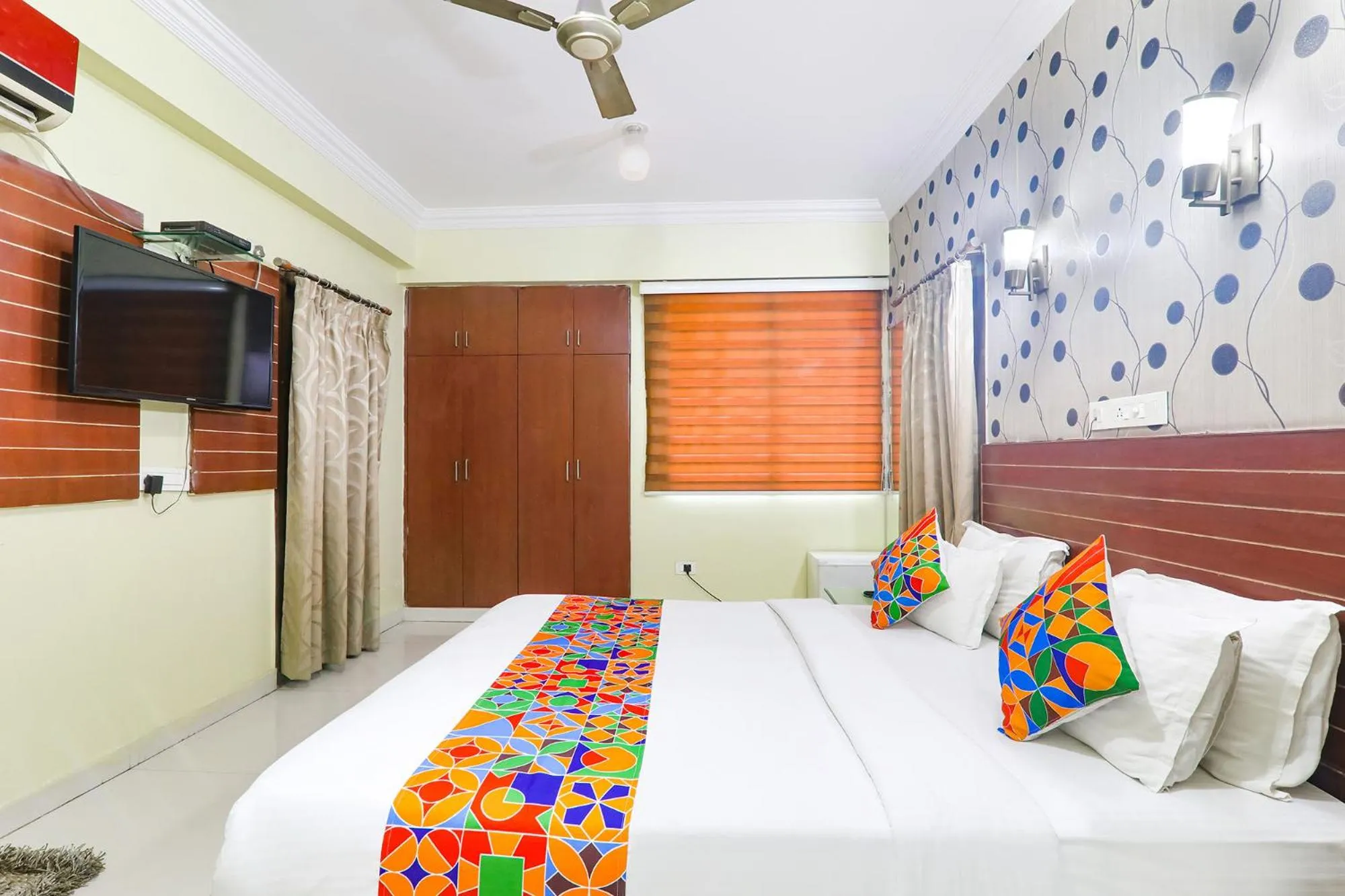 Bed in FabHotel Royal Ville