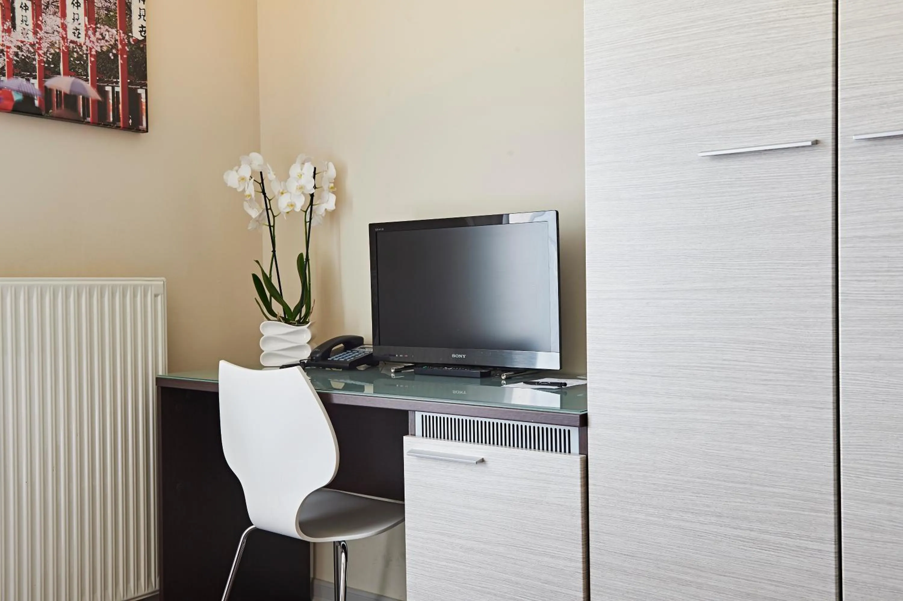 Photo of the whole room in Aleksandr