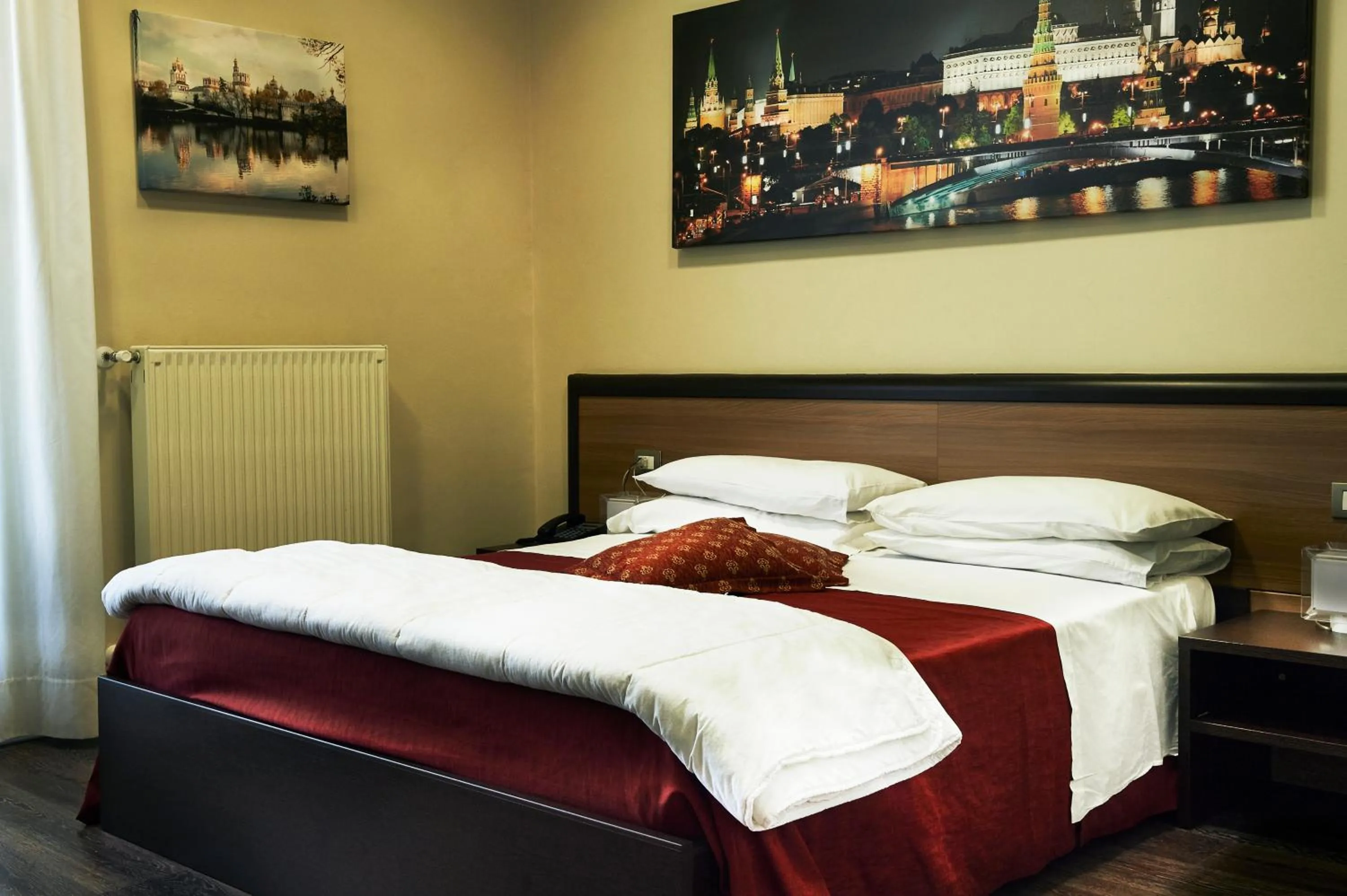 Photo of the whole room, Bed in Aleksandr