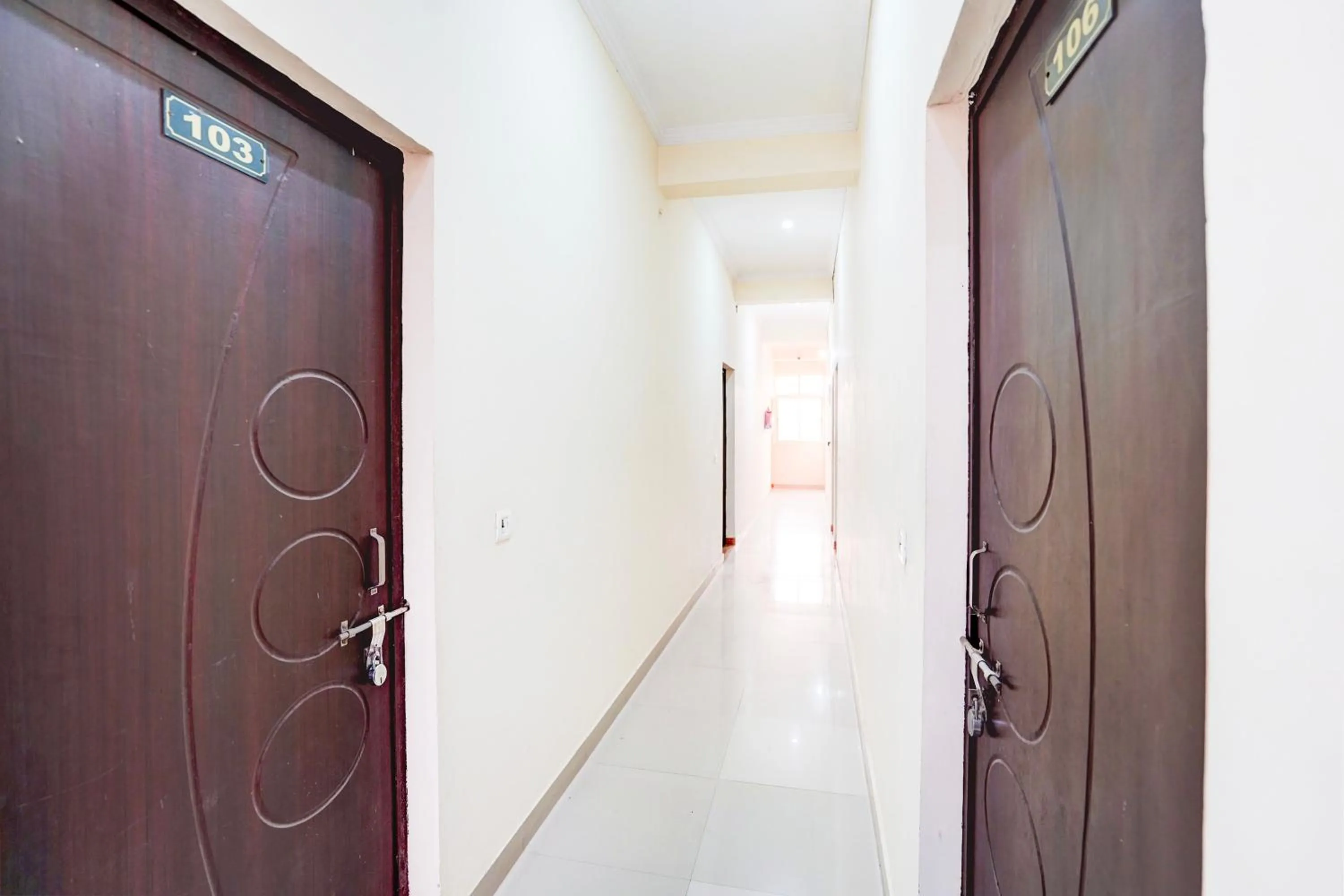 Lobby or reception in Hotel O Deva road Formerly Hotel Sunrise Inn