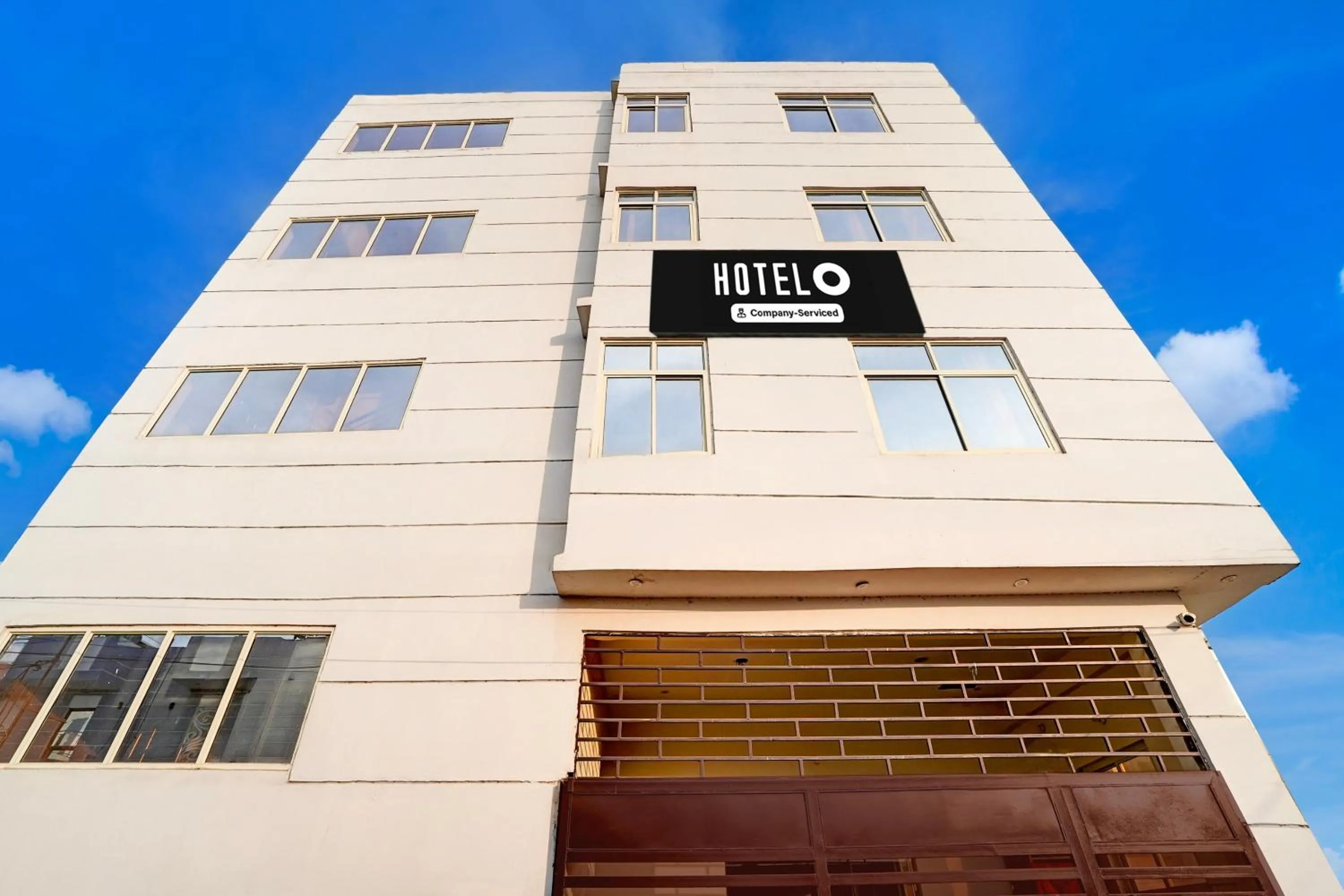 Facade/entrance in Hotel O Deva road Formerly Hotel Sunrise Inn