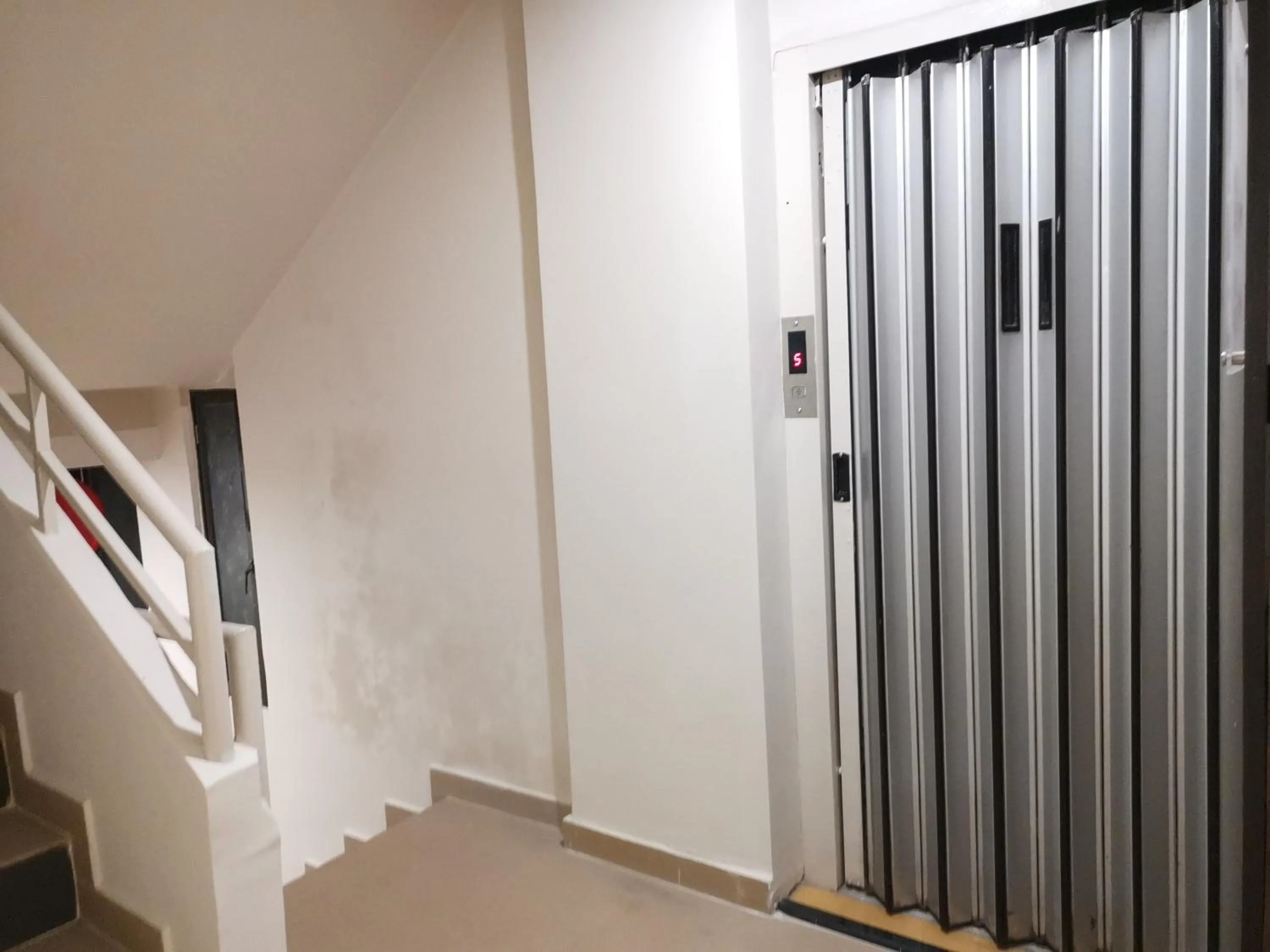 elevator in Hotel Darshan Grand