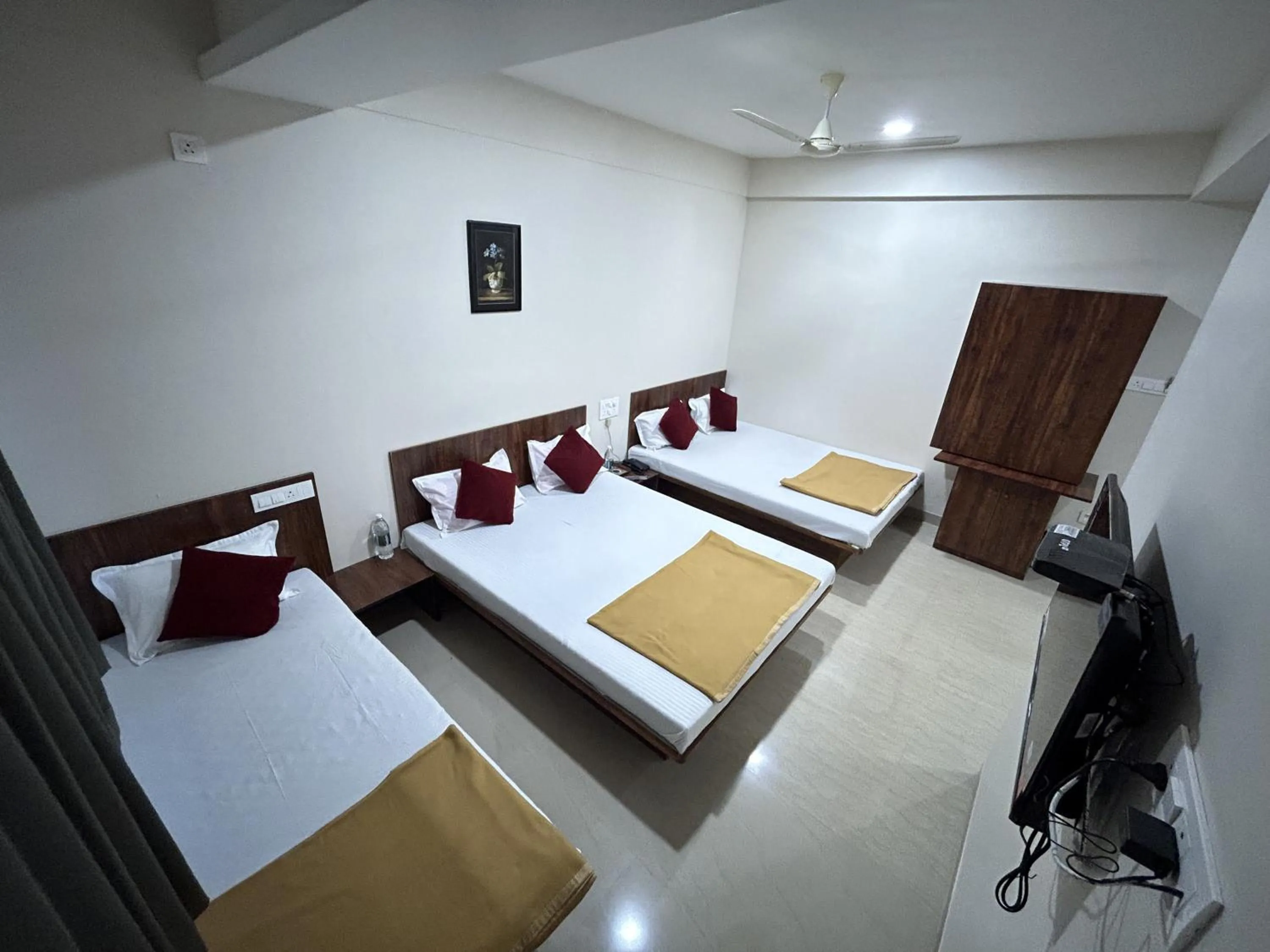 Bedroom, Bed in Hotel Darshan Grand