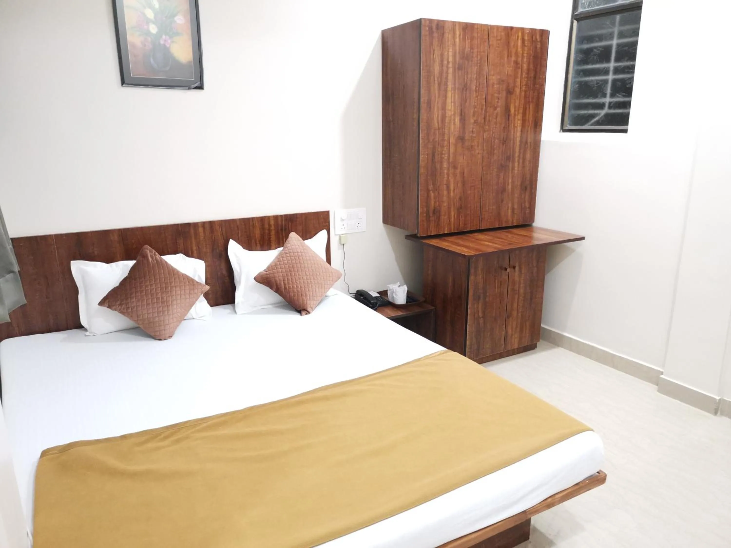 Bedroom, Bed in Hotel Darshan Grand