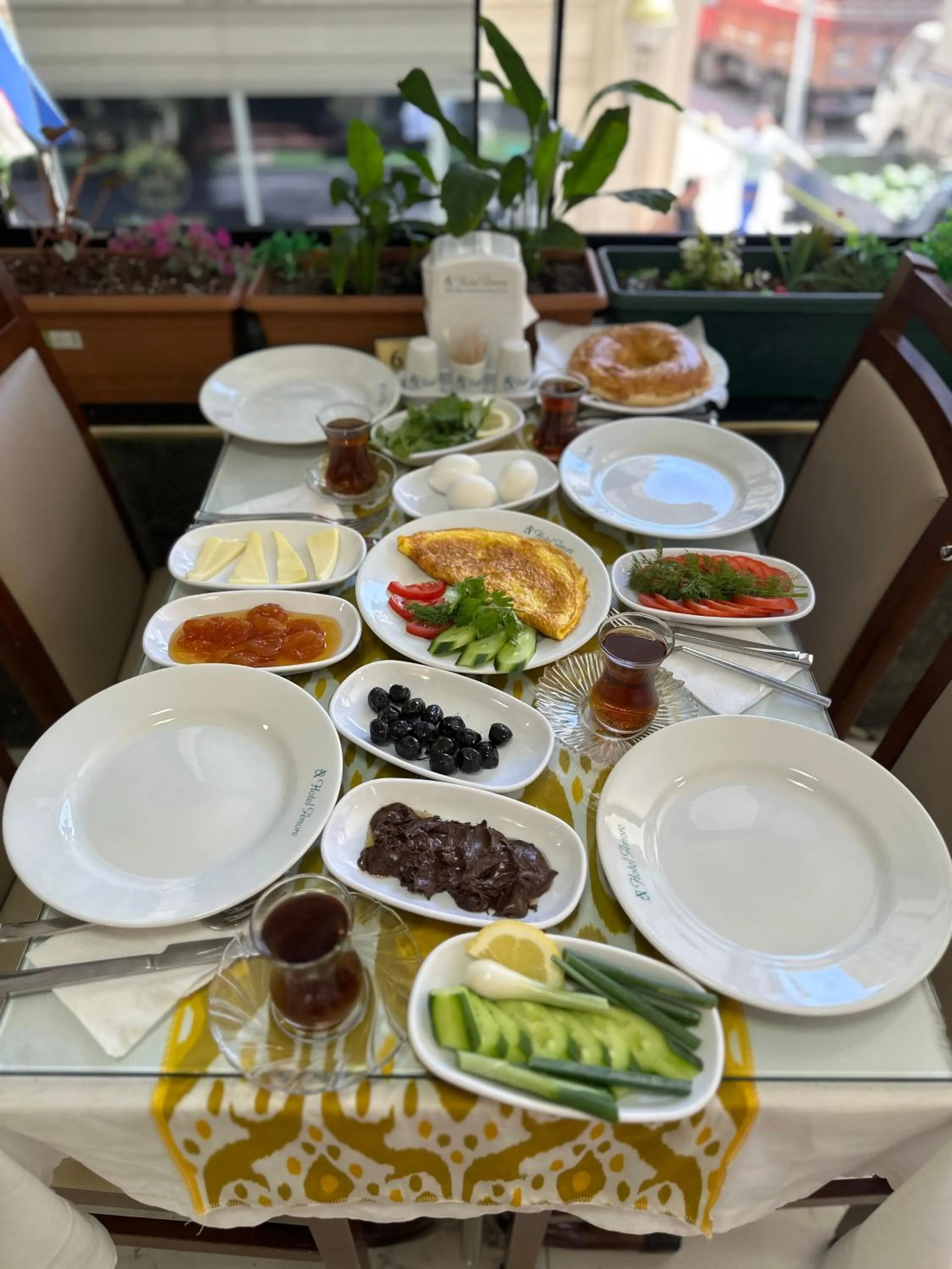 Restaurant/places to eat in Amore Hotel Istanbul