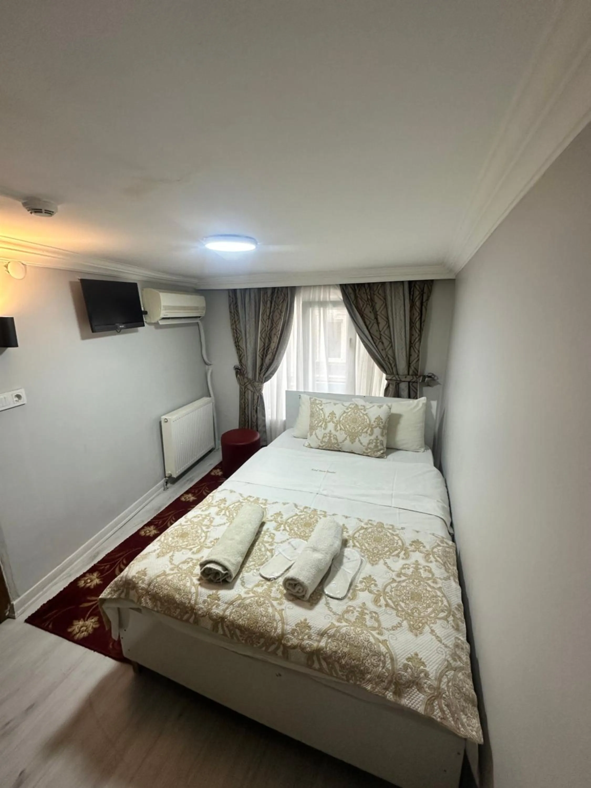 Property building, Bed in Amore Hotel Istanbul