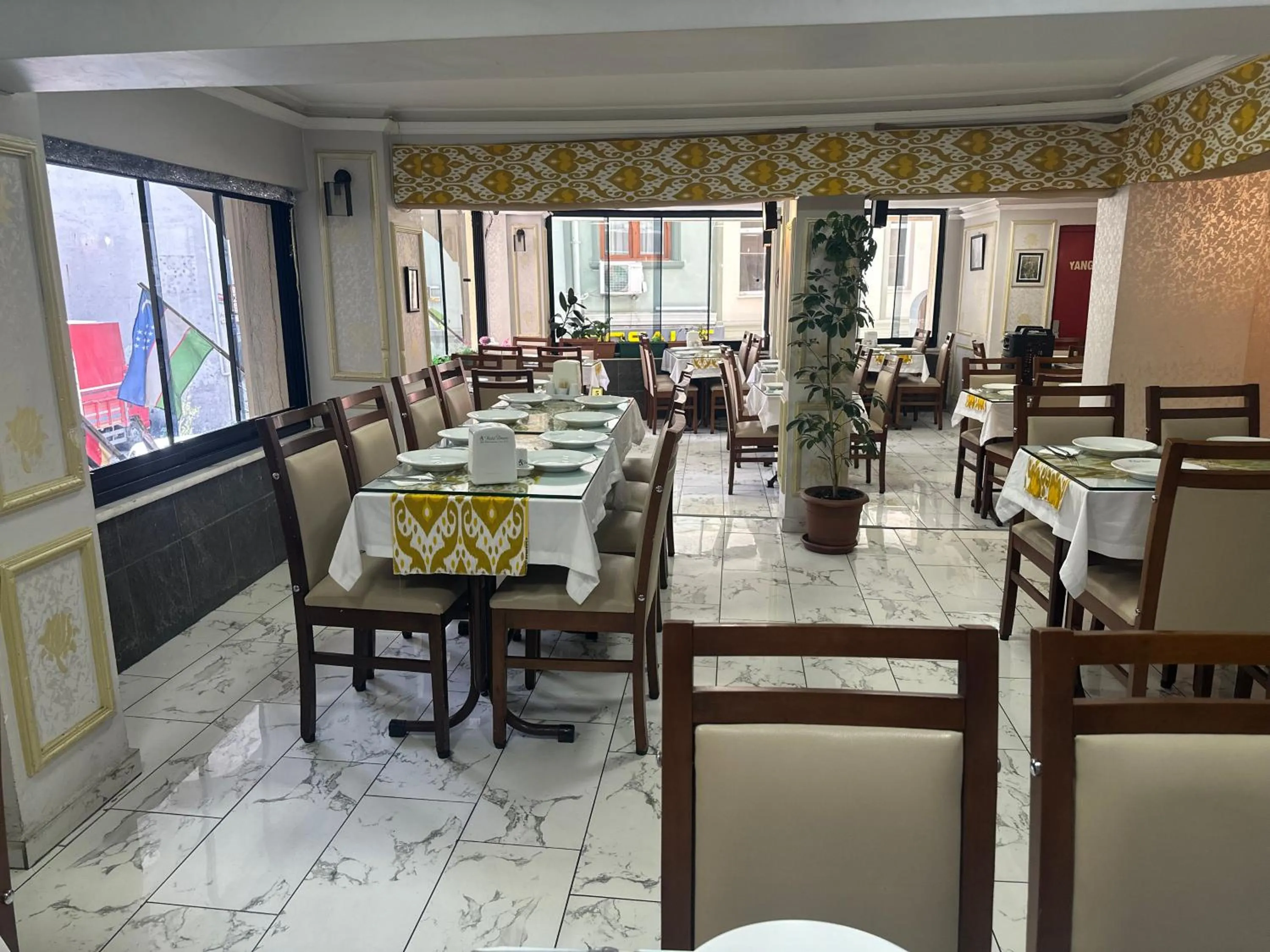 Restaurant/places to eat in Amore Hotel Istanbul