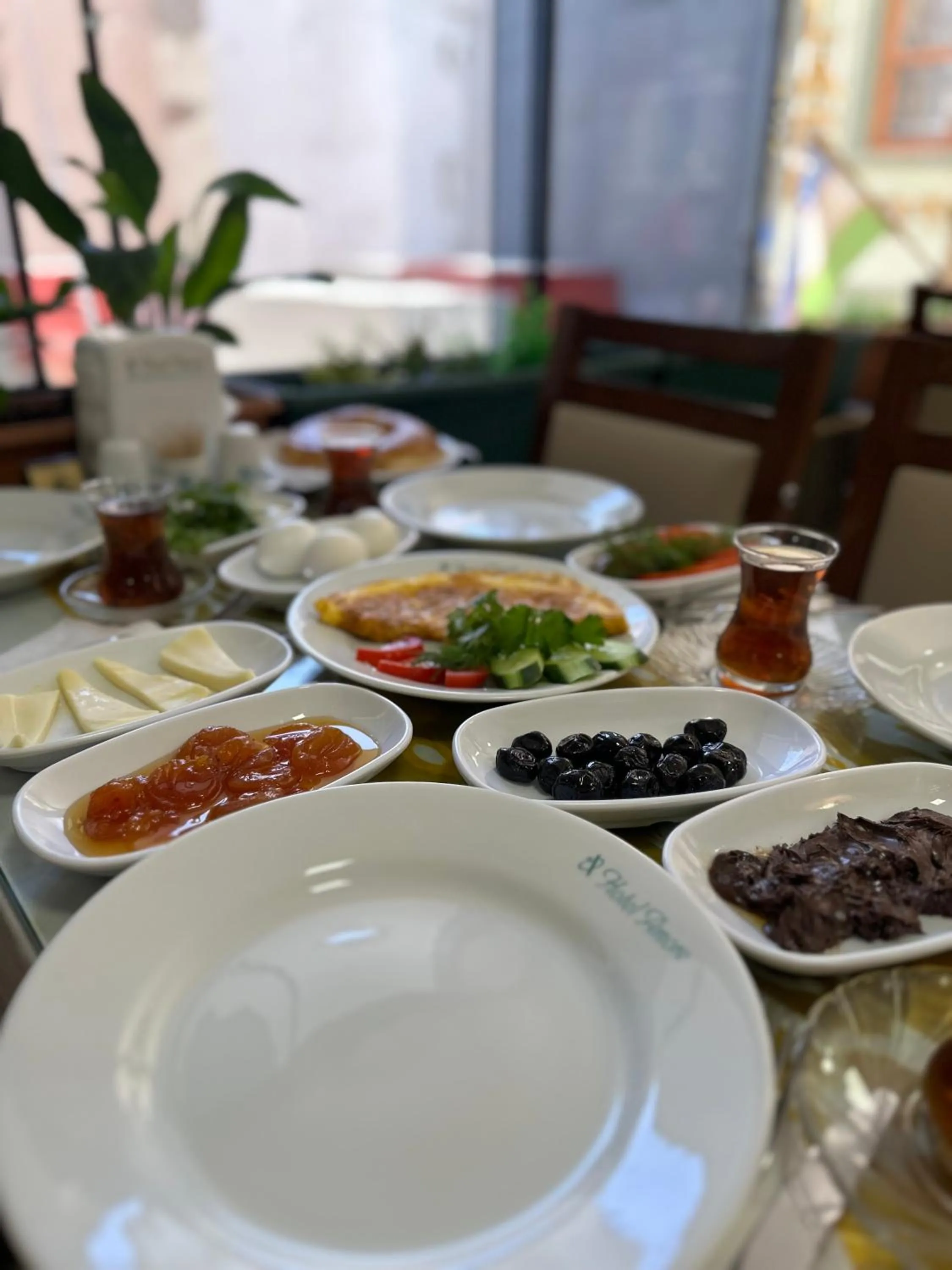 Restaurant/places to eat in Amore Hotel Istanbul