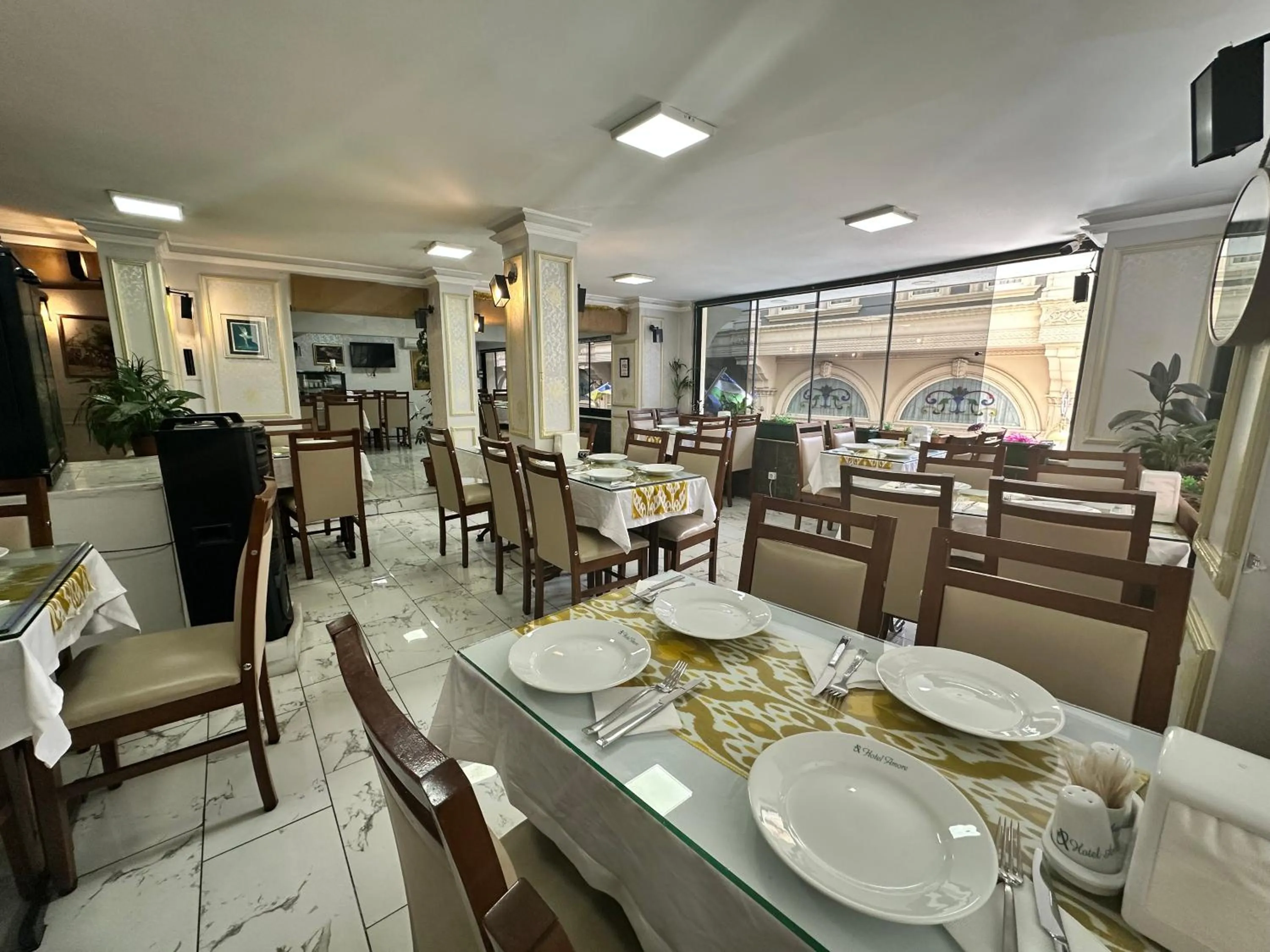 Restaurant/places to eat in Amore Hotel Istanbul