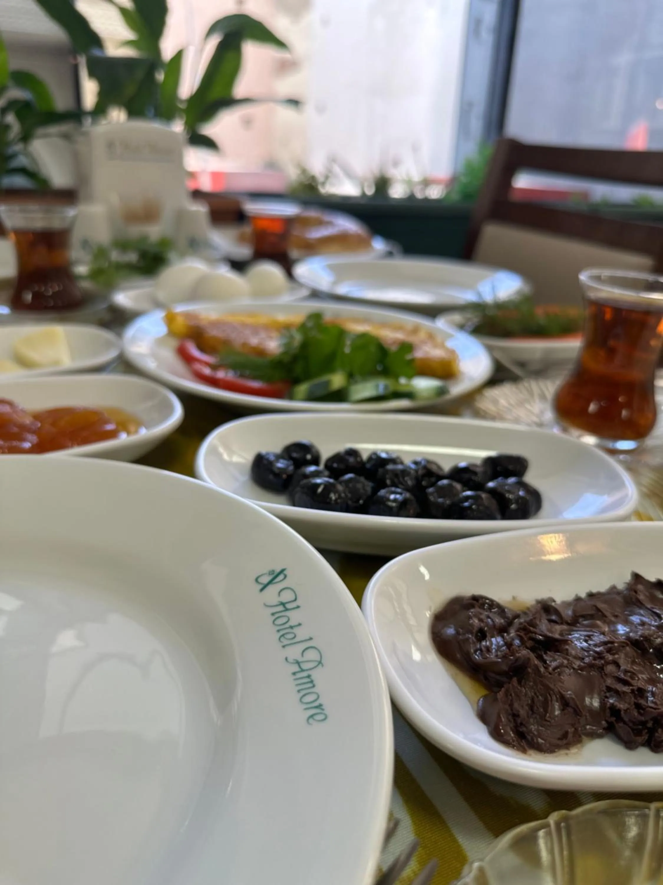 Restaurant/places to eat in Amore Hotel Istanbul