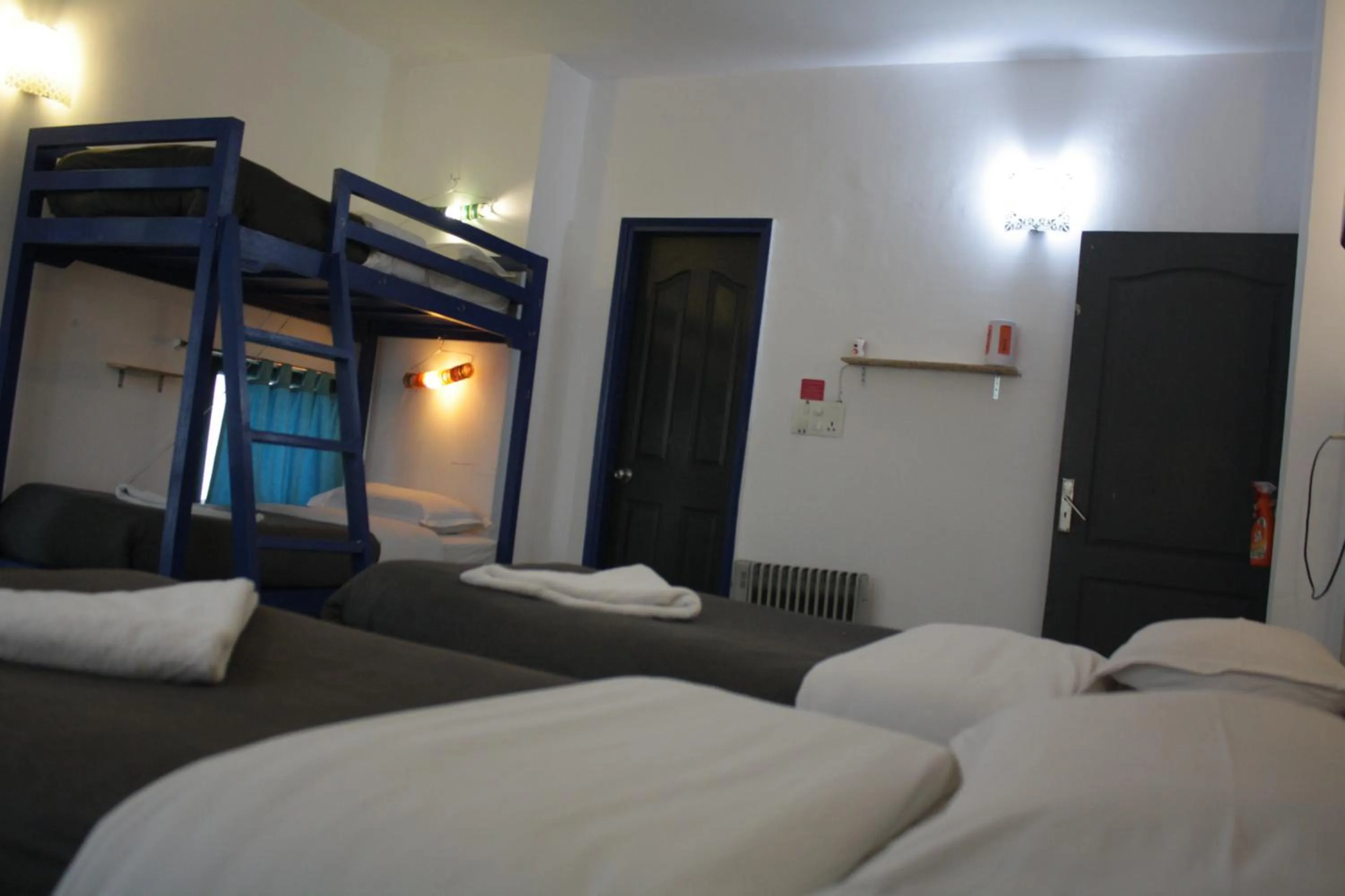 Photo of the whole room, Bed in Bed & Chai Guesthouse