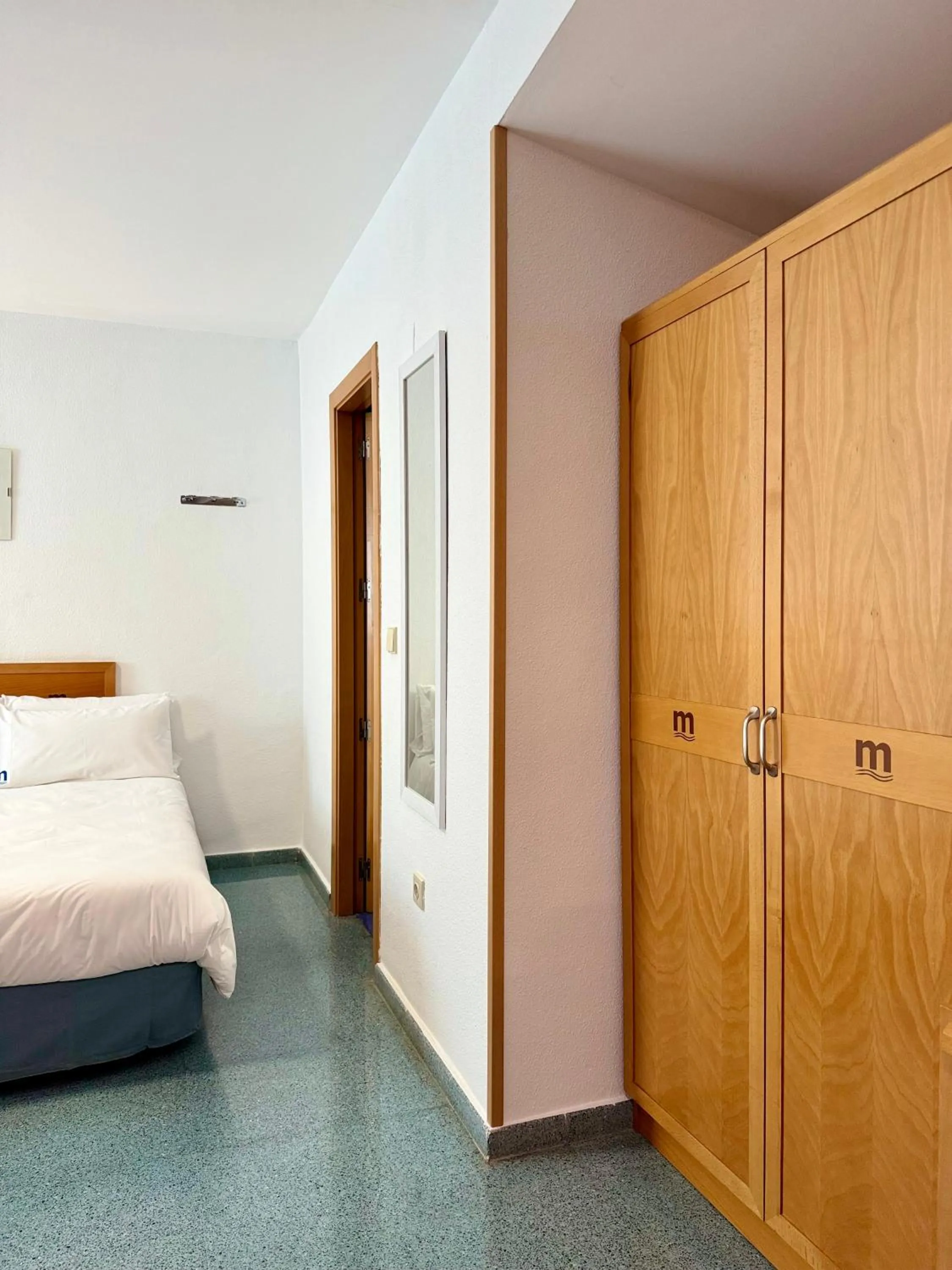 Bedroom, Bed in ResMed