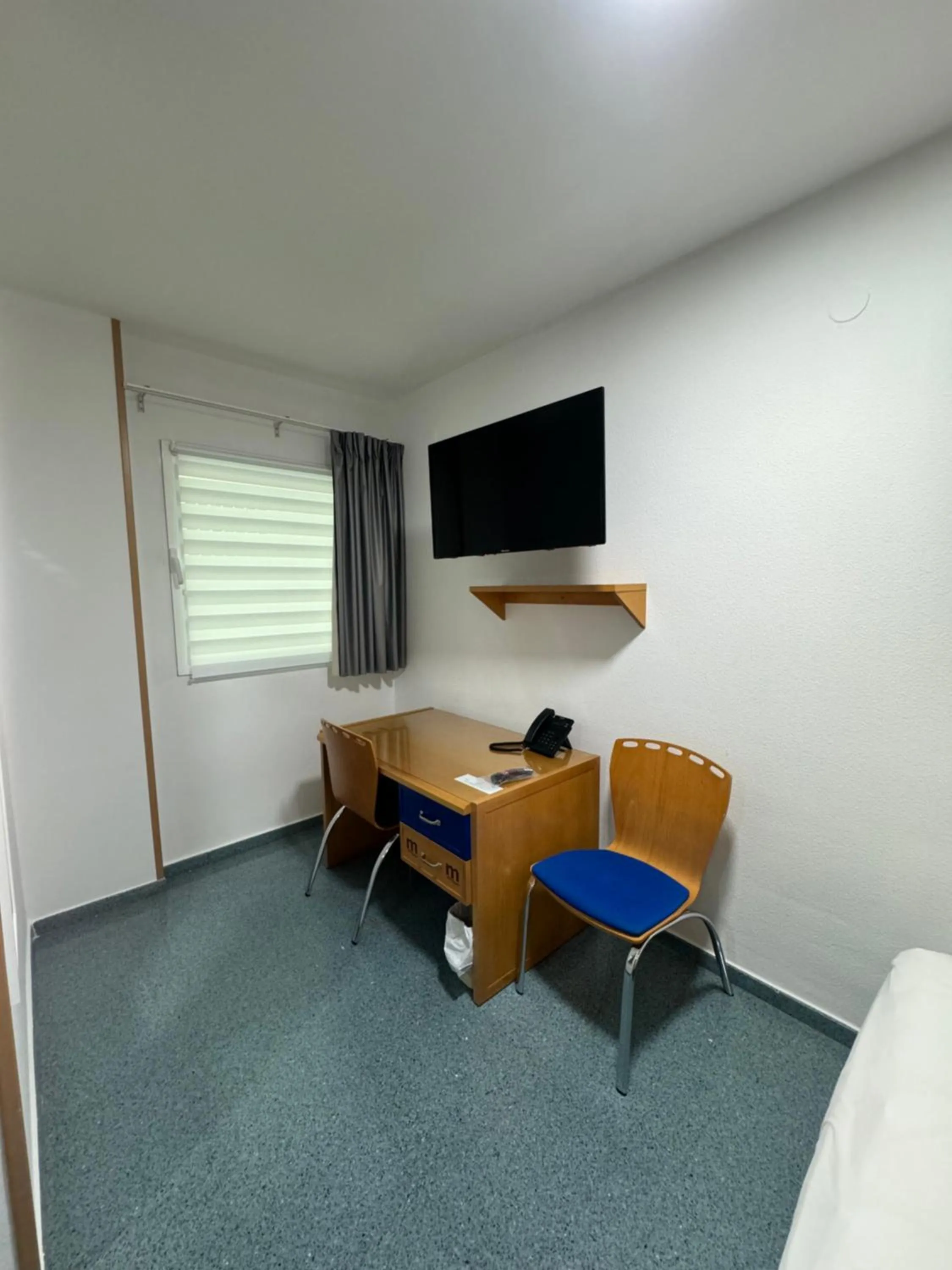 Bedroom, TV/Entertainment Center in ResMed