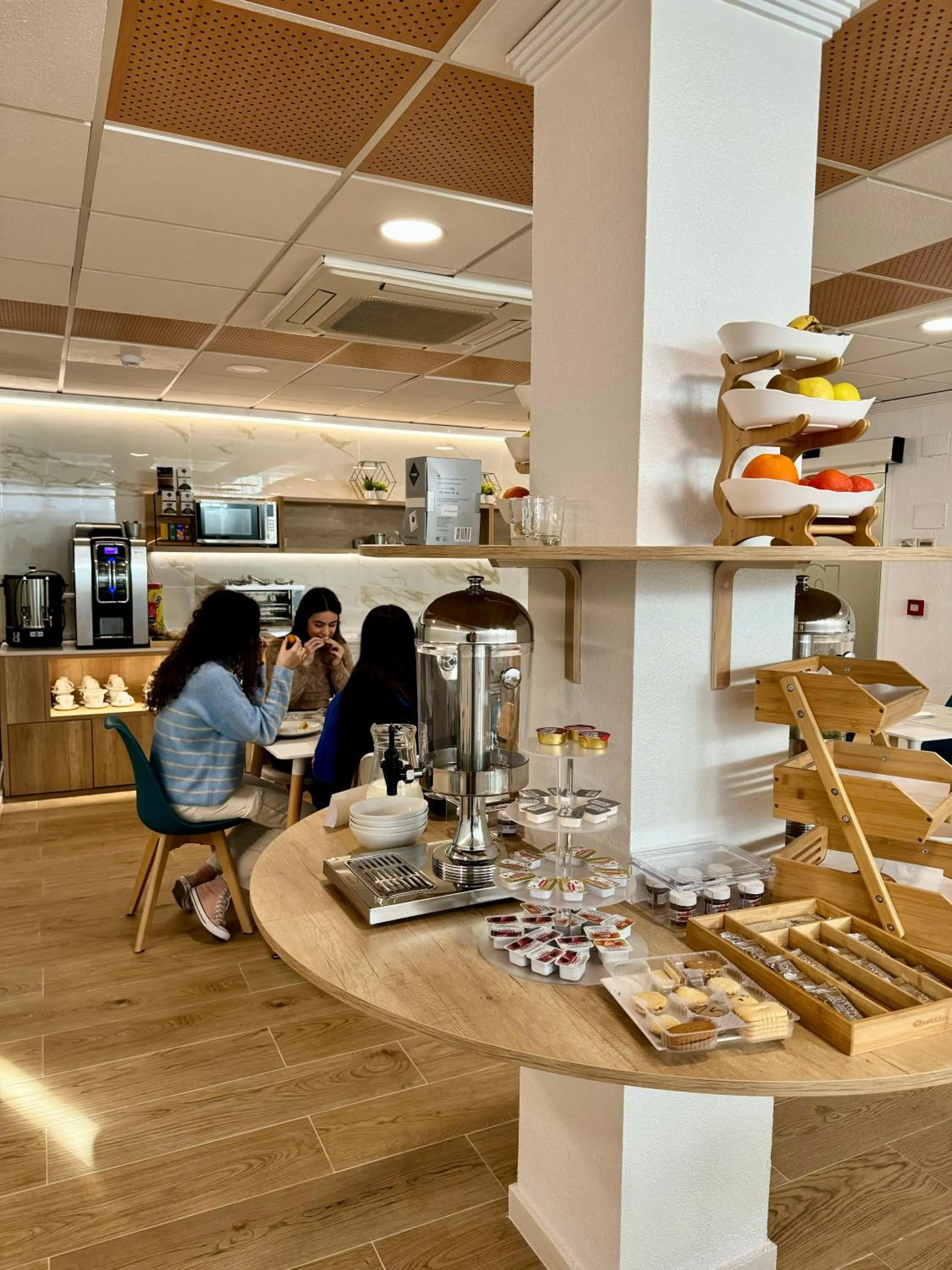 Buffet breakfast in ResMed