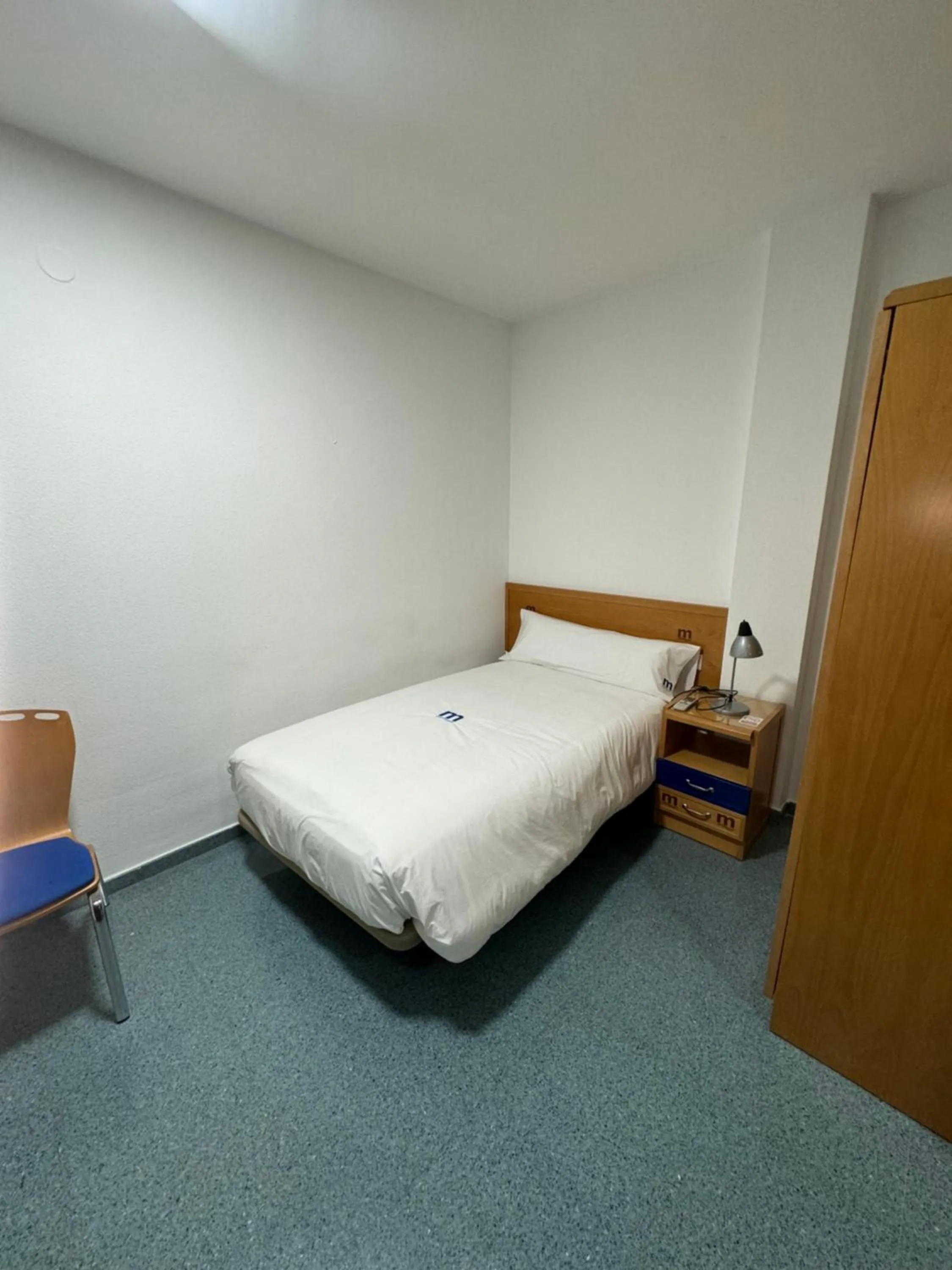 Bedroom, Bed in ResMed