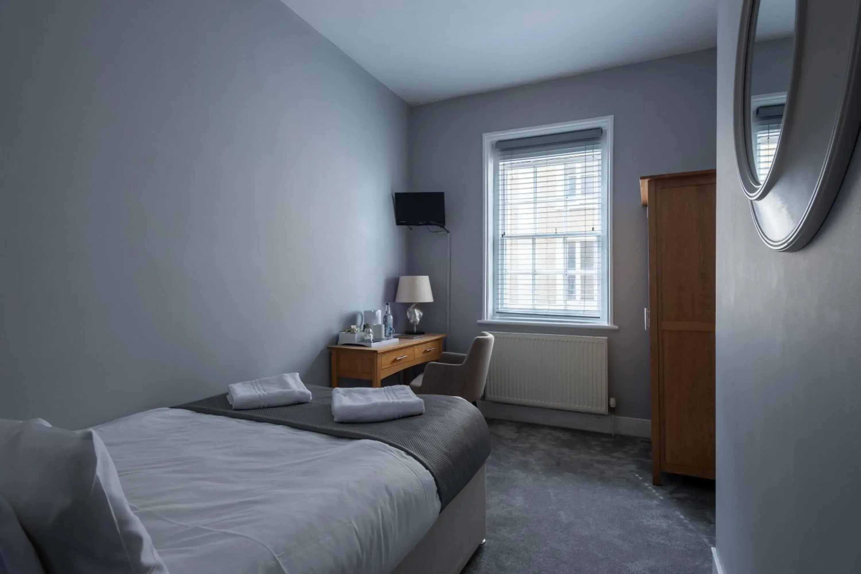 Cozy Double Room - single occupancy in The Burlington Cozy Double Room - single occupancy in The Burlington