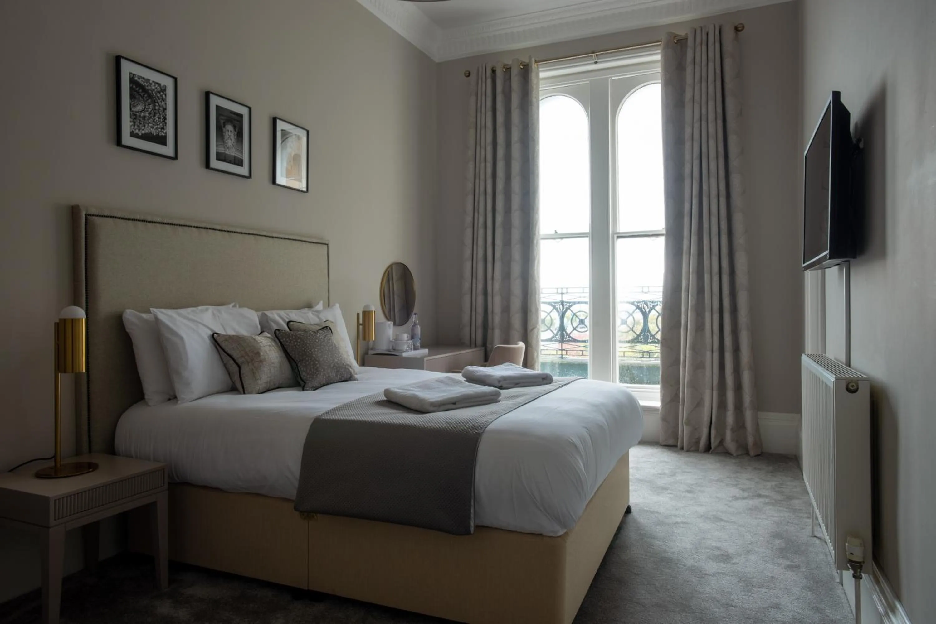 Bedroom, Bed in The Burlington