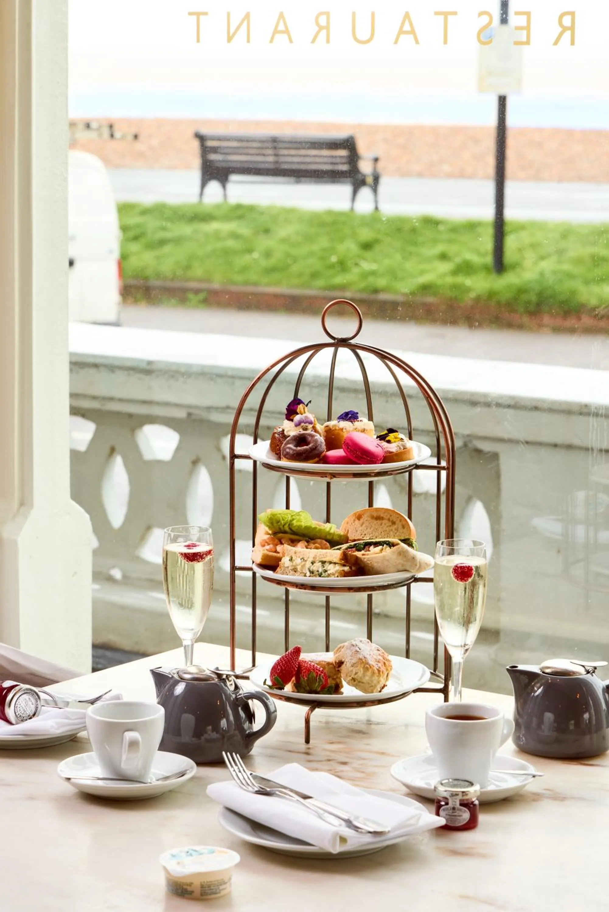 Restaurant/places to eat in The Burlington