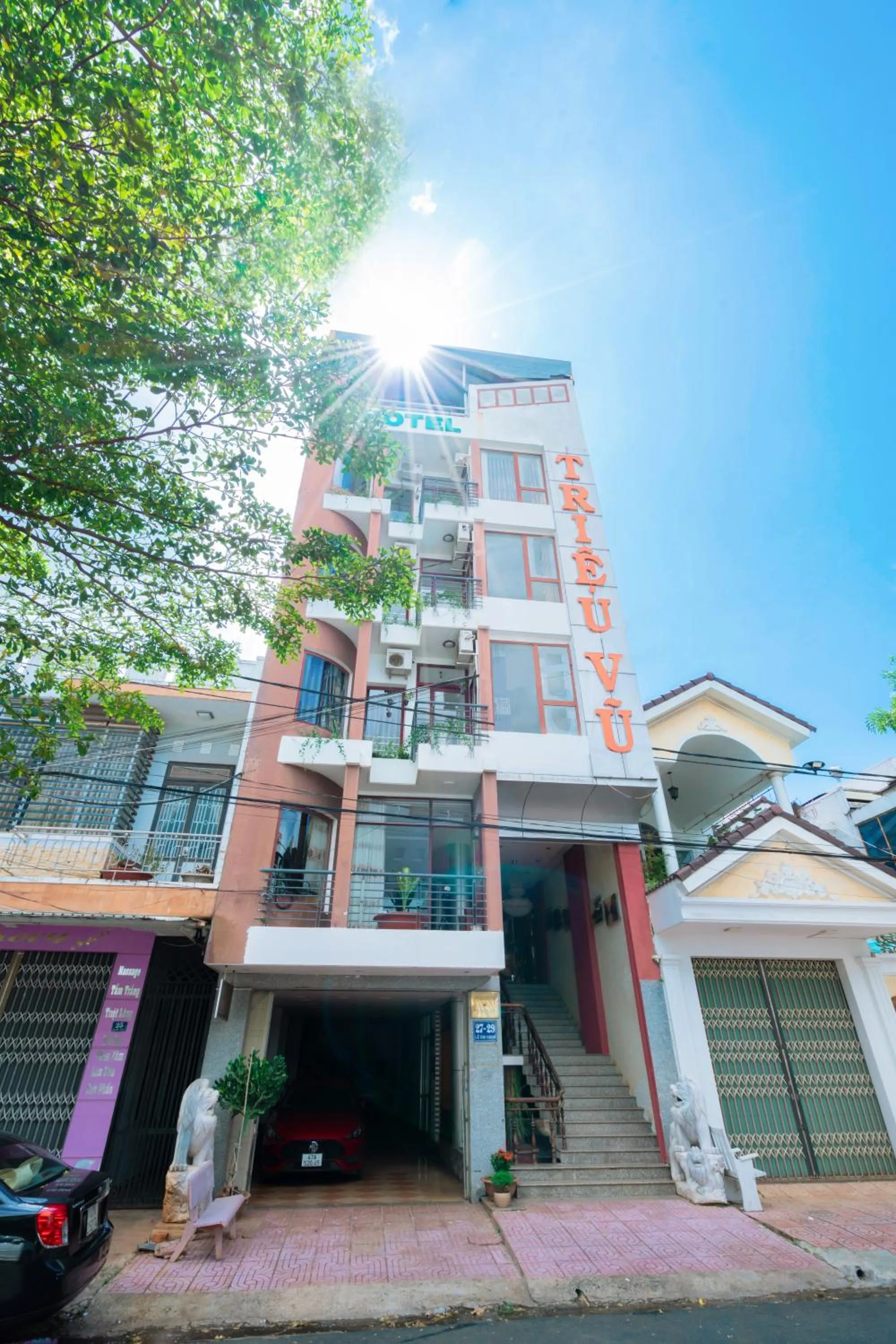Property building in Triệu Vũ Hotel & Apartment