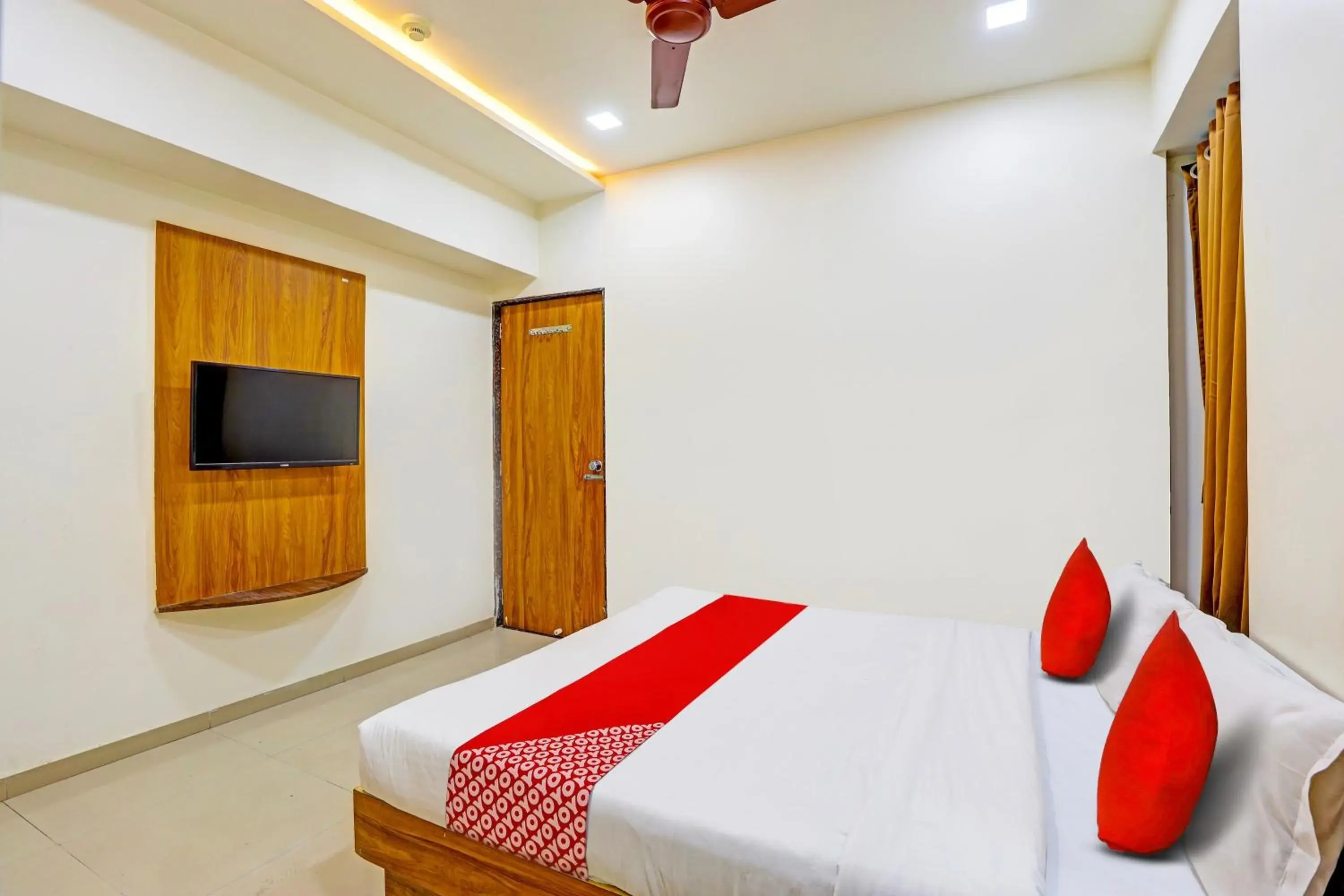 Classic Triple Room - single occupancy in Hotel Madhav,Ahmedabad Classic Triple Room - single occupancy in Hotel Madhav,Ahmedabad