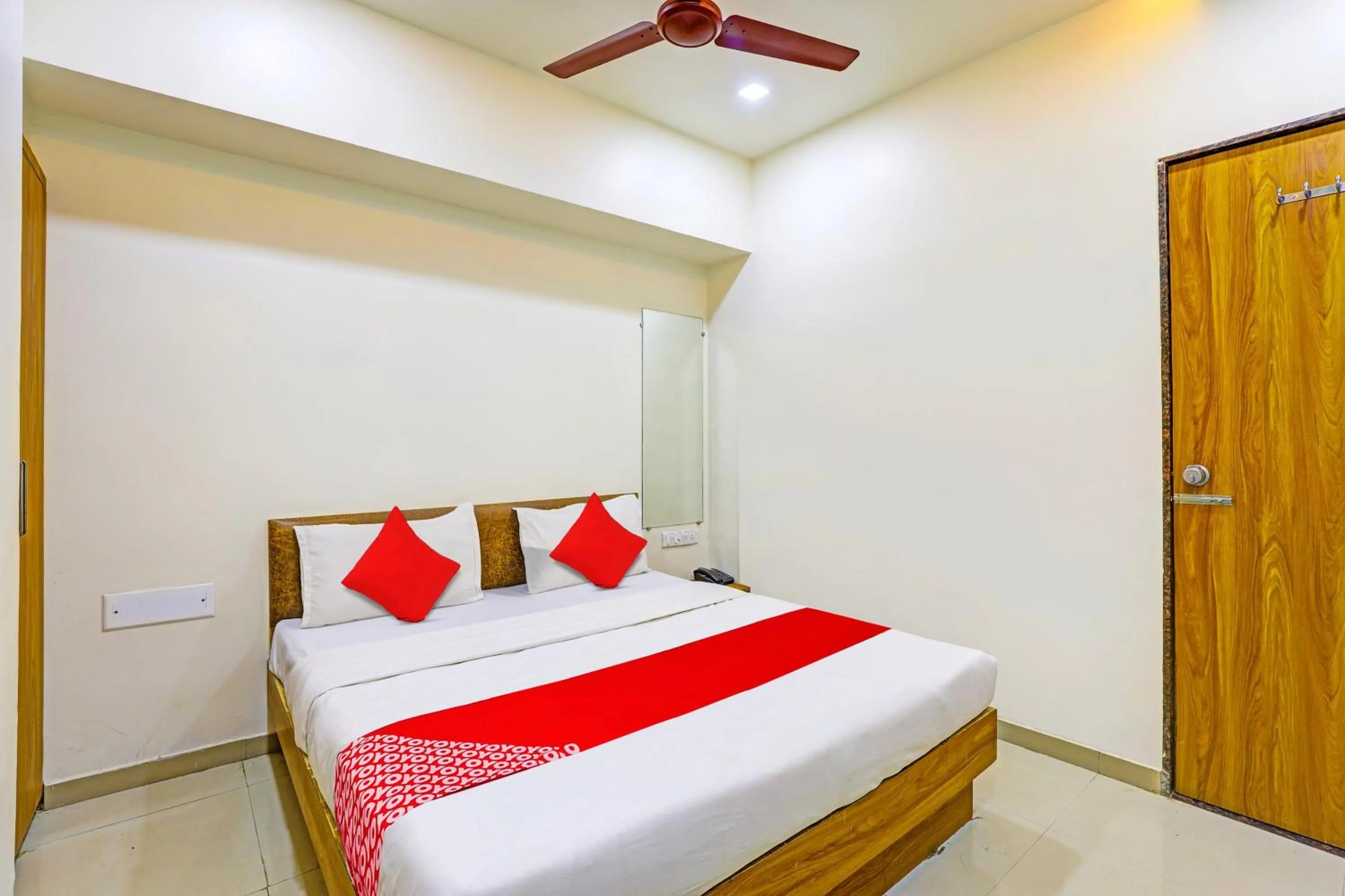 Bedroom in Hotel Madhav,Ahmedabad