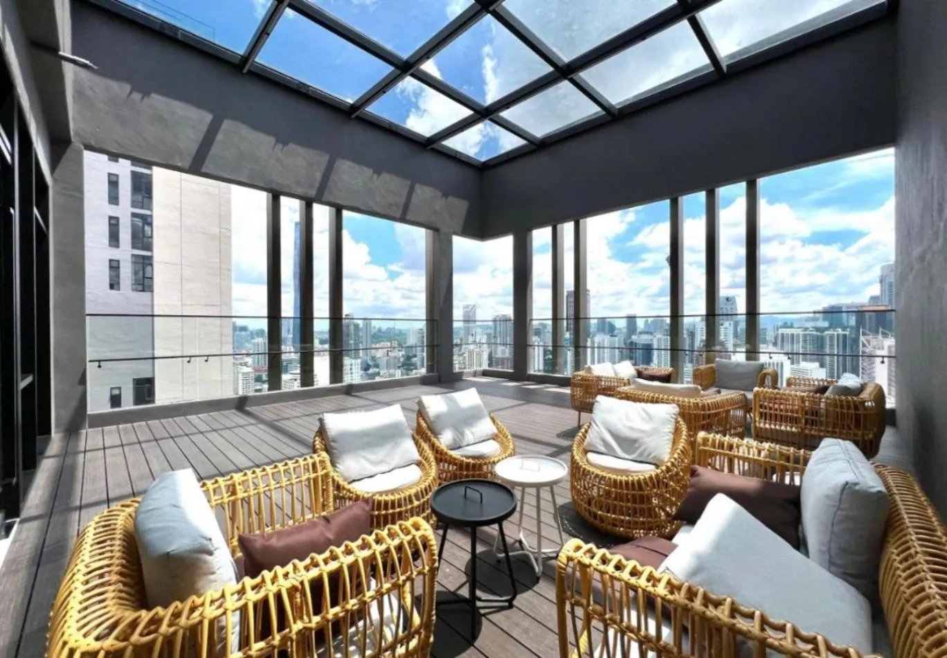 Day in Axon Residence Bukit Bintang by Luna