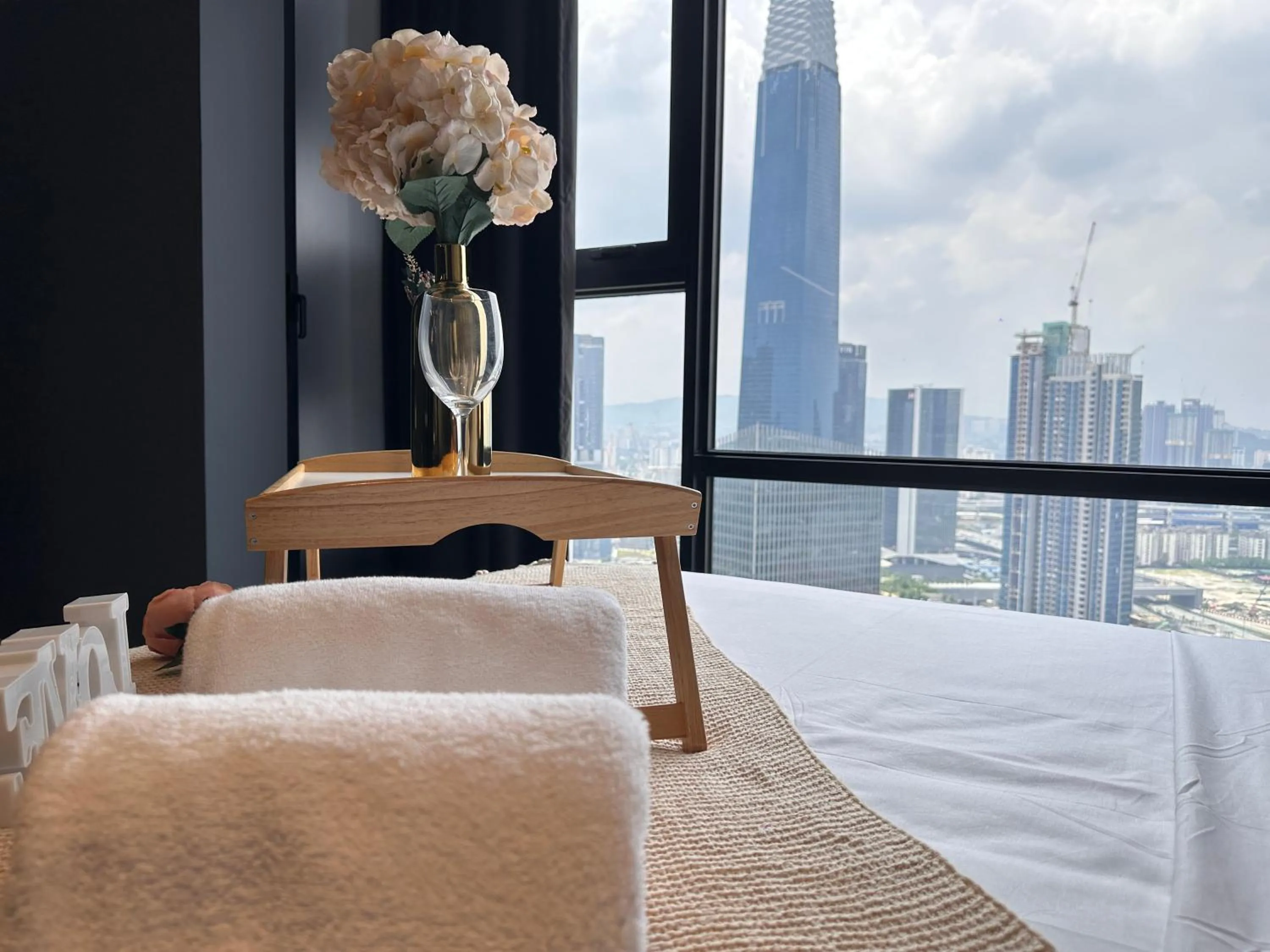 Bed in Axon Residence Bukit Bintang by Luna