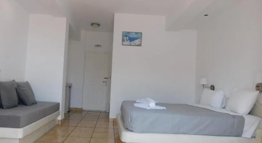 Bed in fira blue horizon