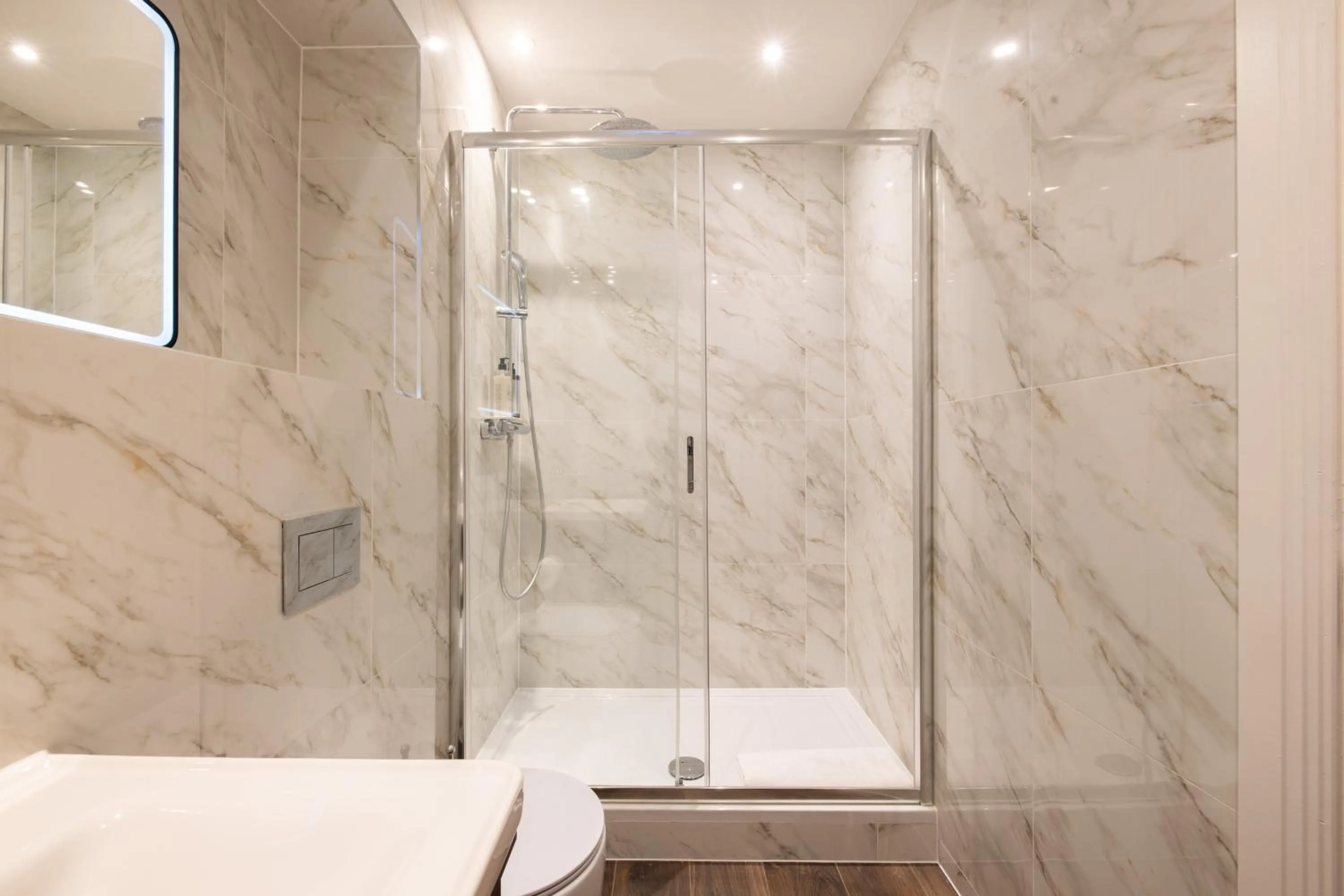 Shower in Charles Hope Staines Riverside