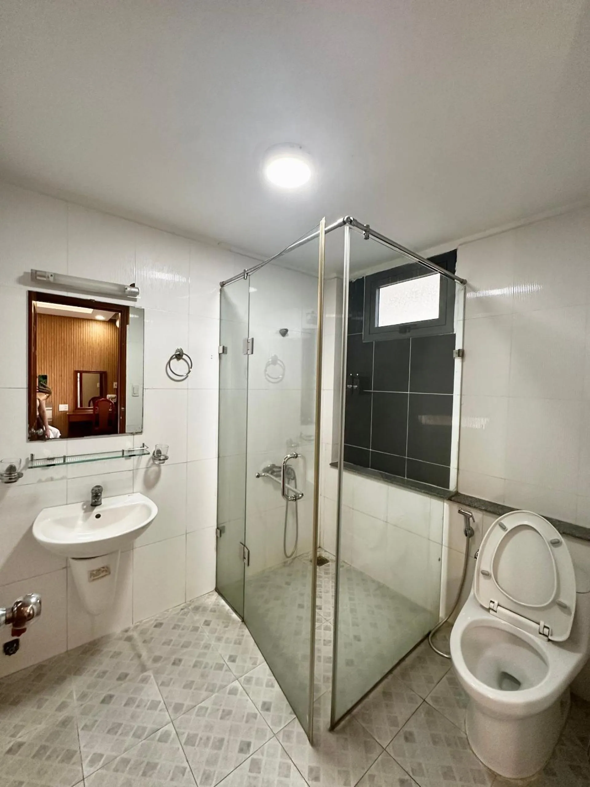 Quynh Giang Hotel - 10 minutes to Tan Son Nhat Airport