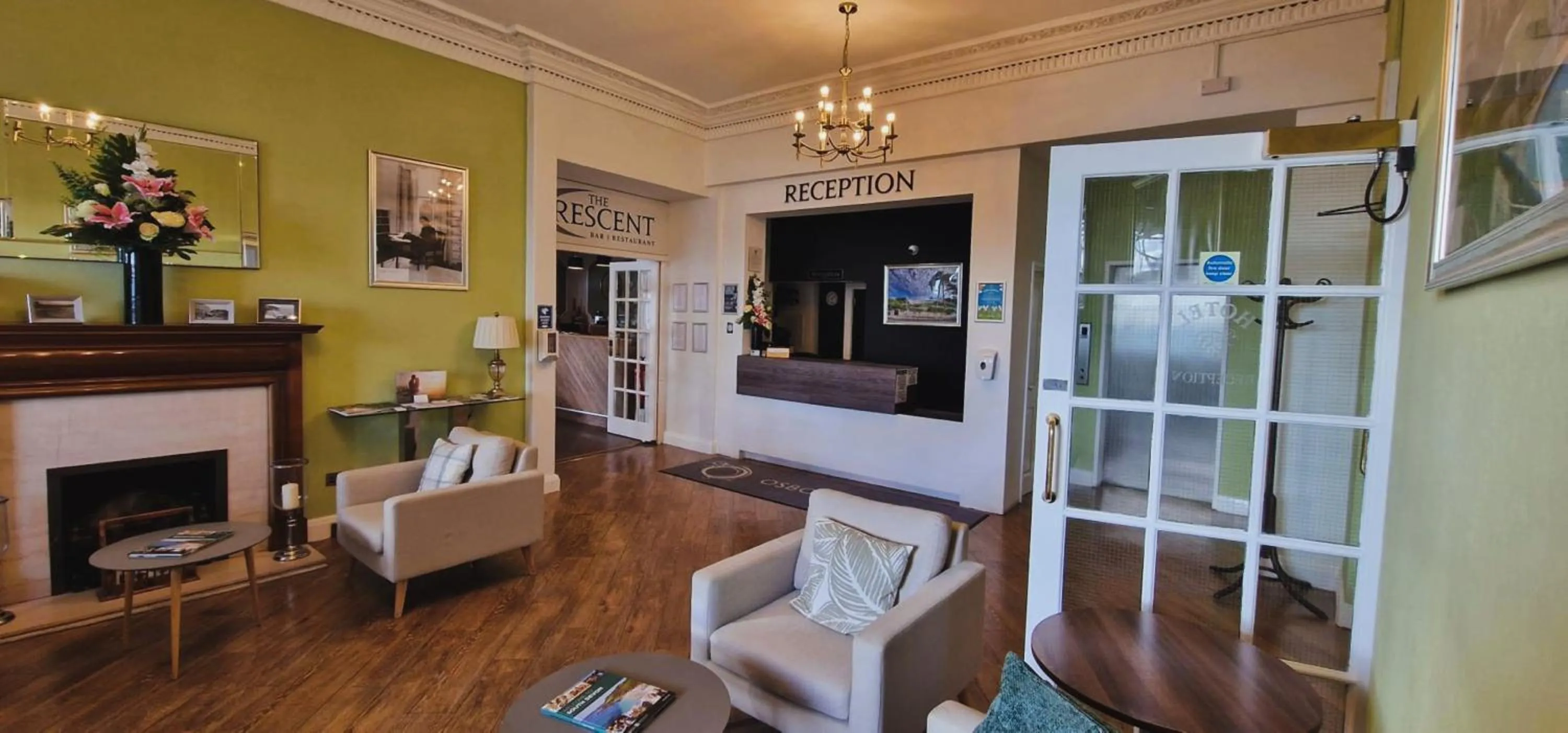 Communal lounge/ TV room in The Osborne Hotel