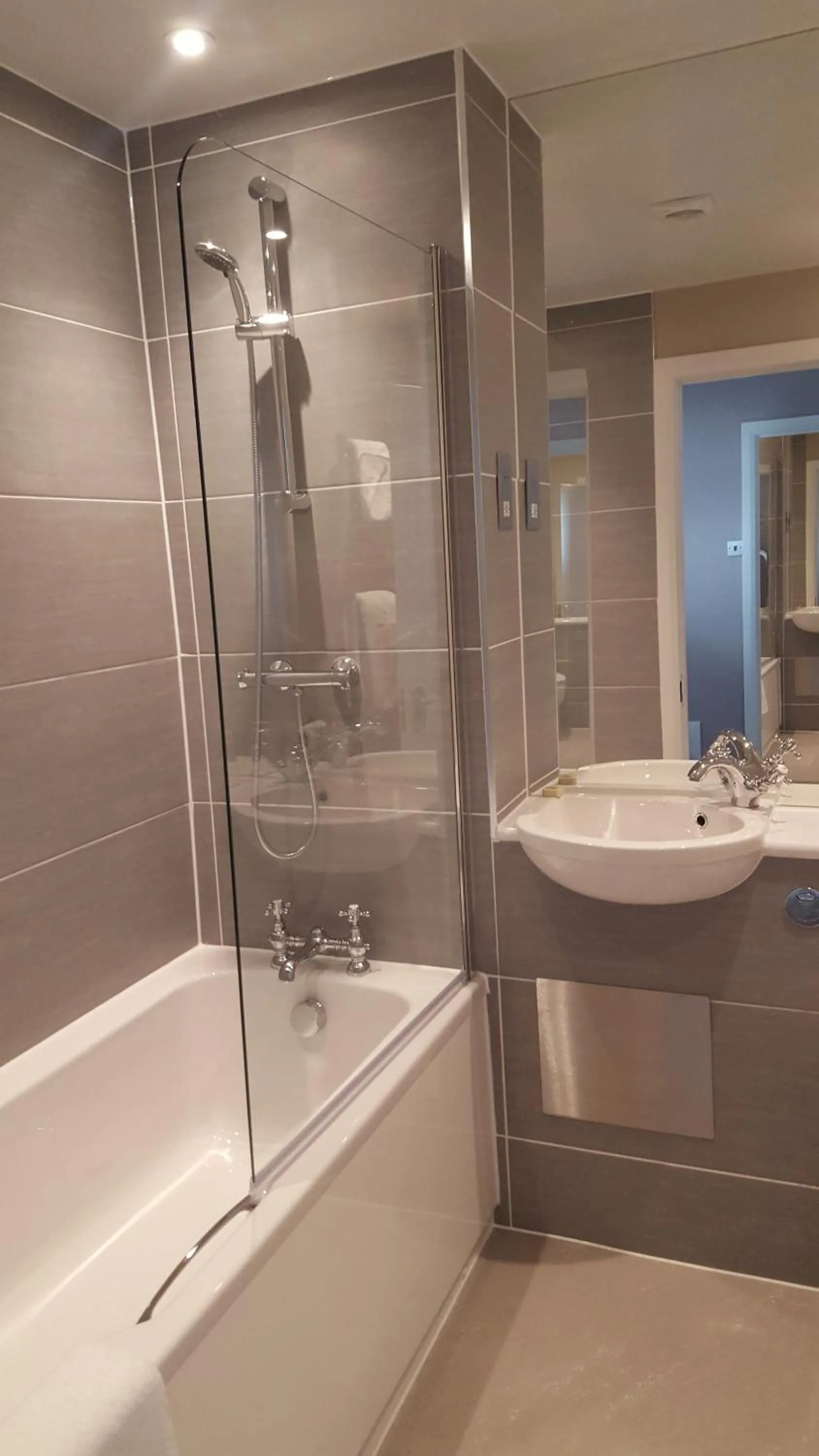 Bathroom in The Osborne Hotel