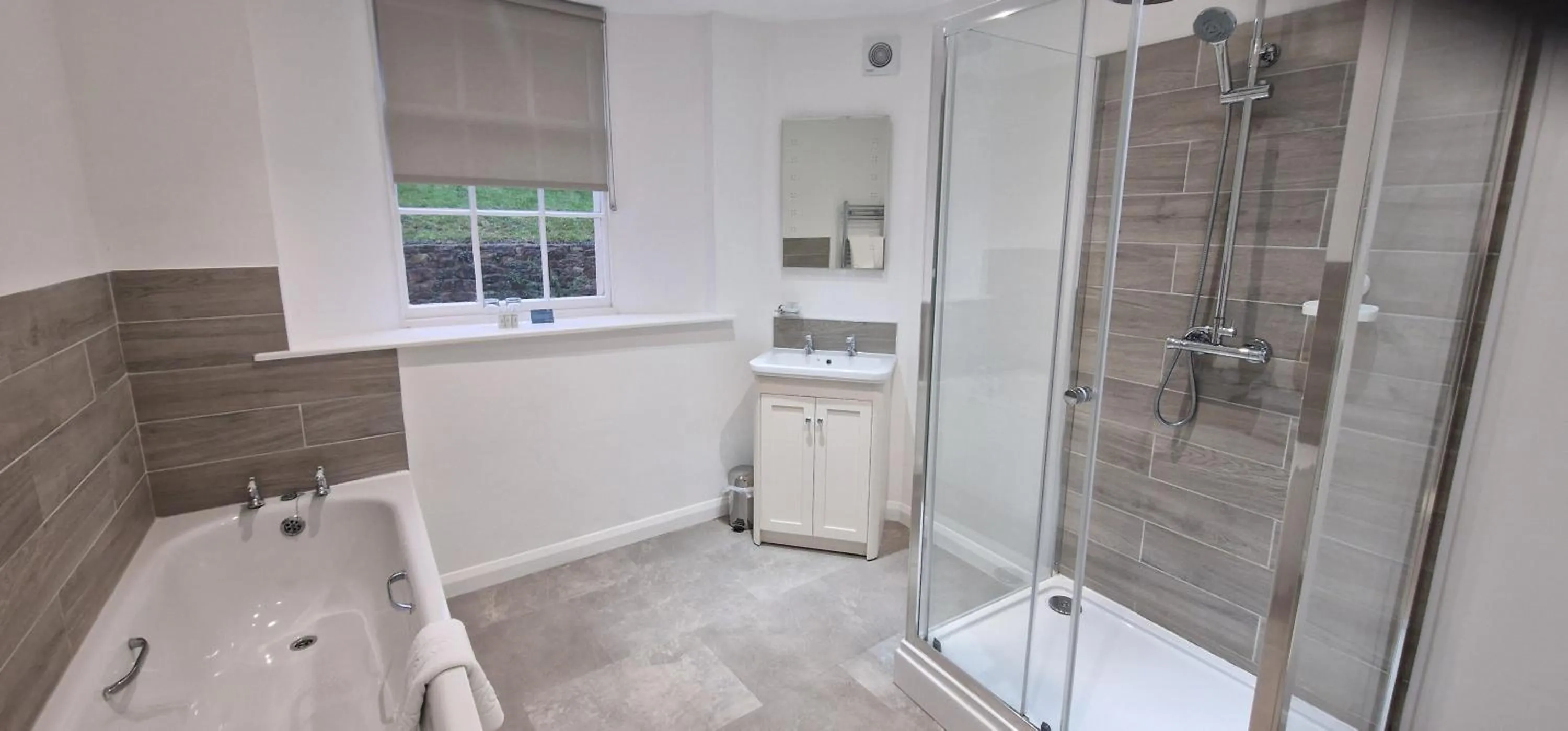 Shower in The Osborne Hotel