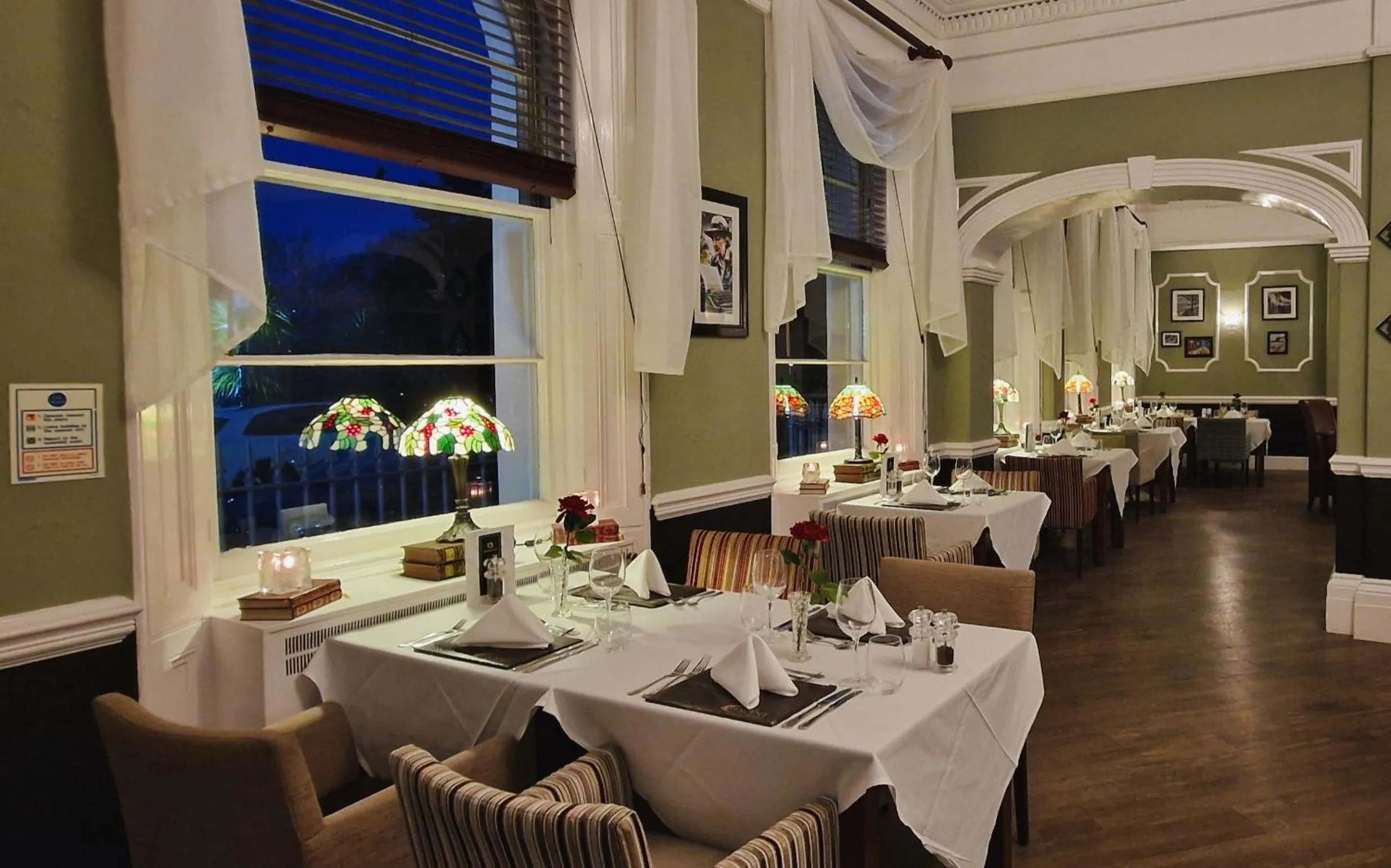 Restaurant/places to eat in The Osborne Hotel