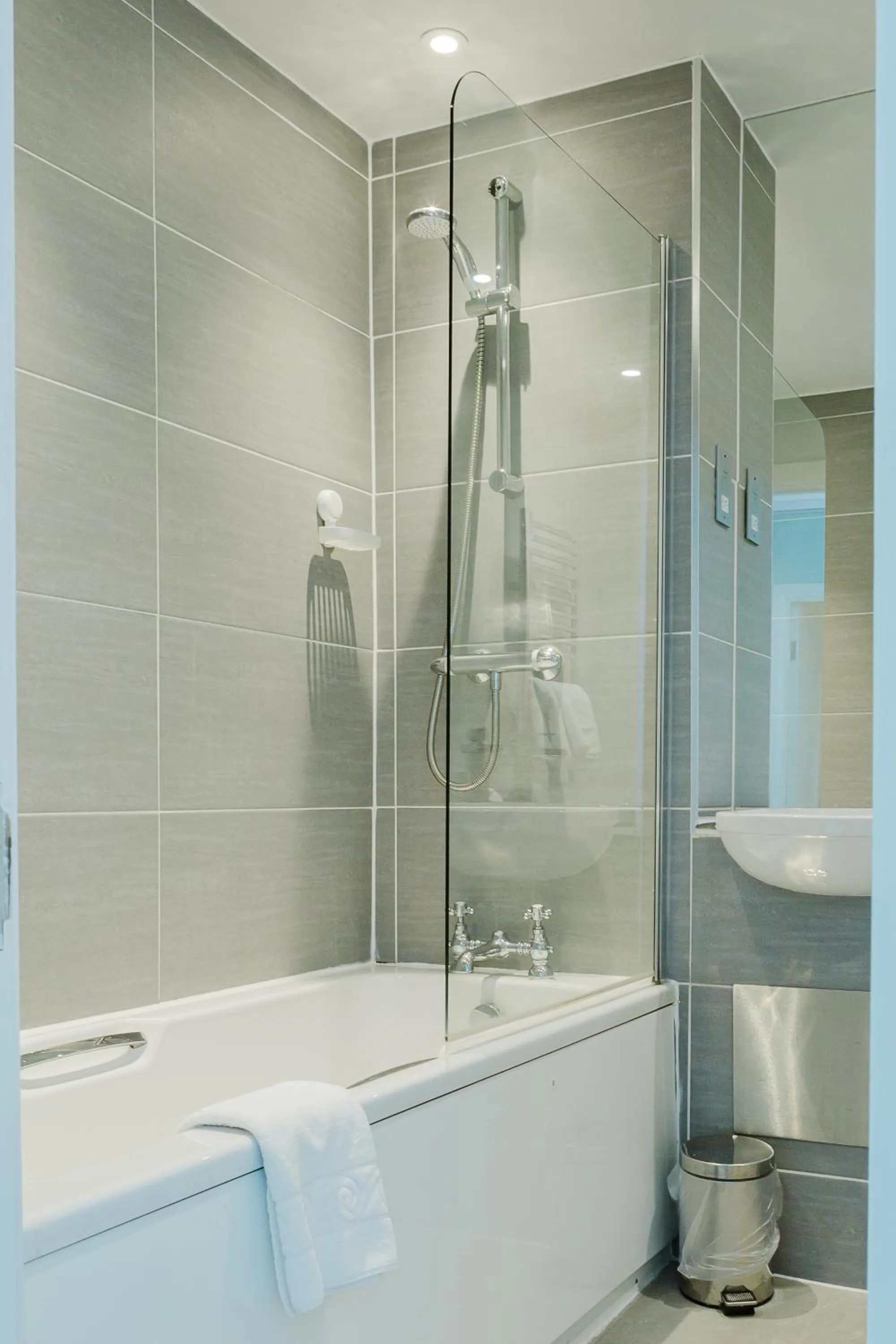 Shower in The Osborne Hotel