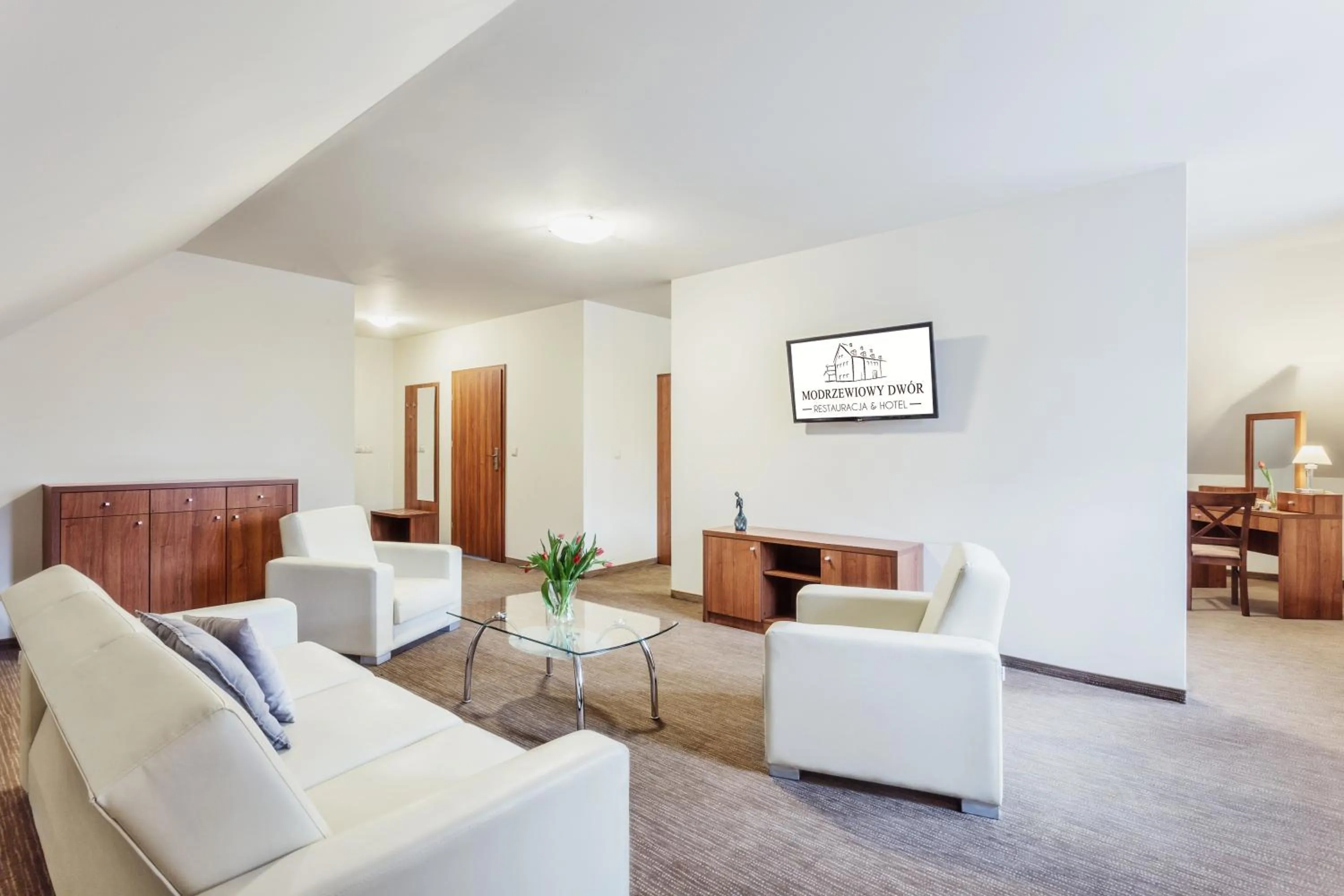 Photo of the whole room in Hotel Modrzewiowy Dwór