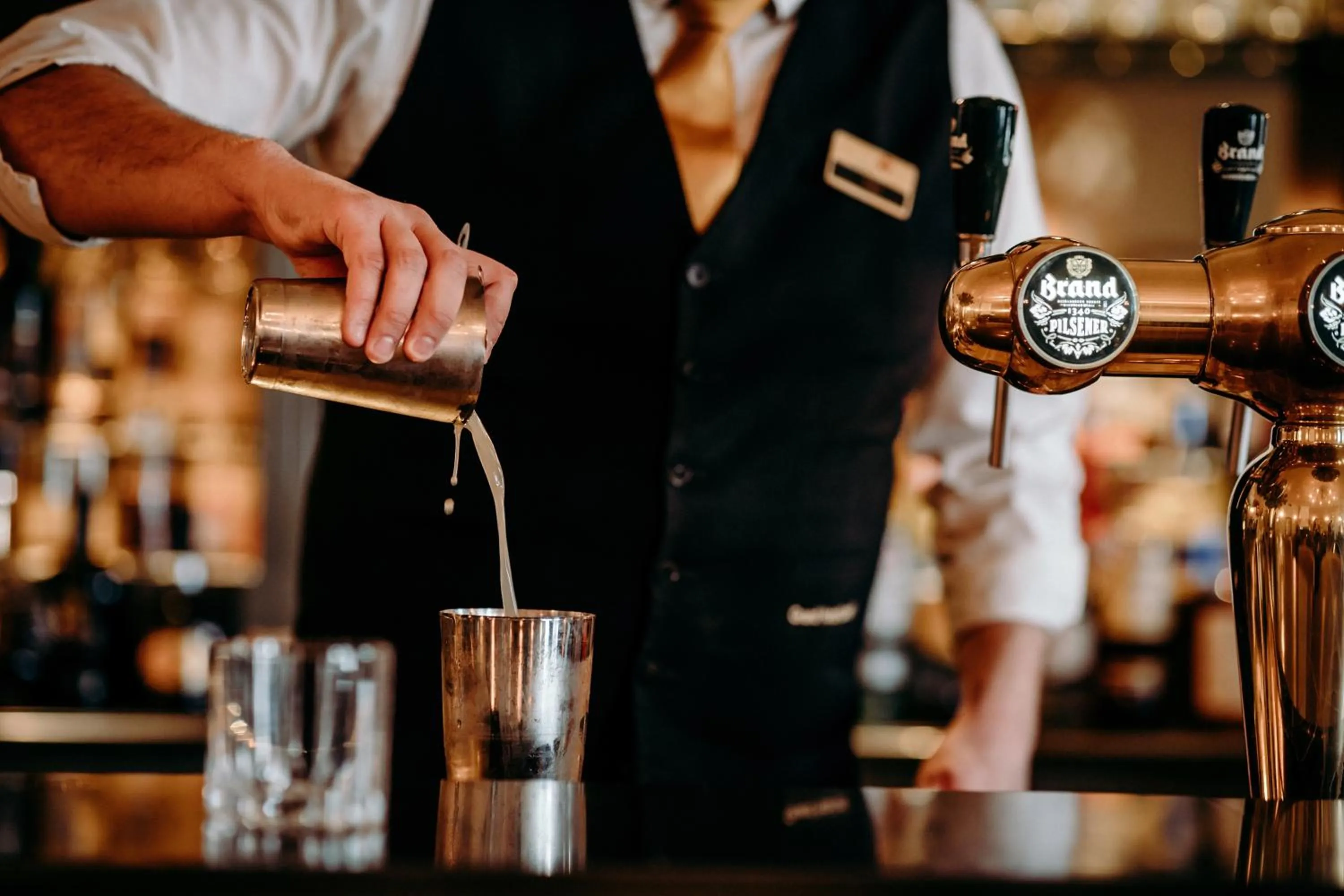 Lounge or bar in Grand Hotel Karel V