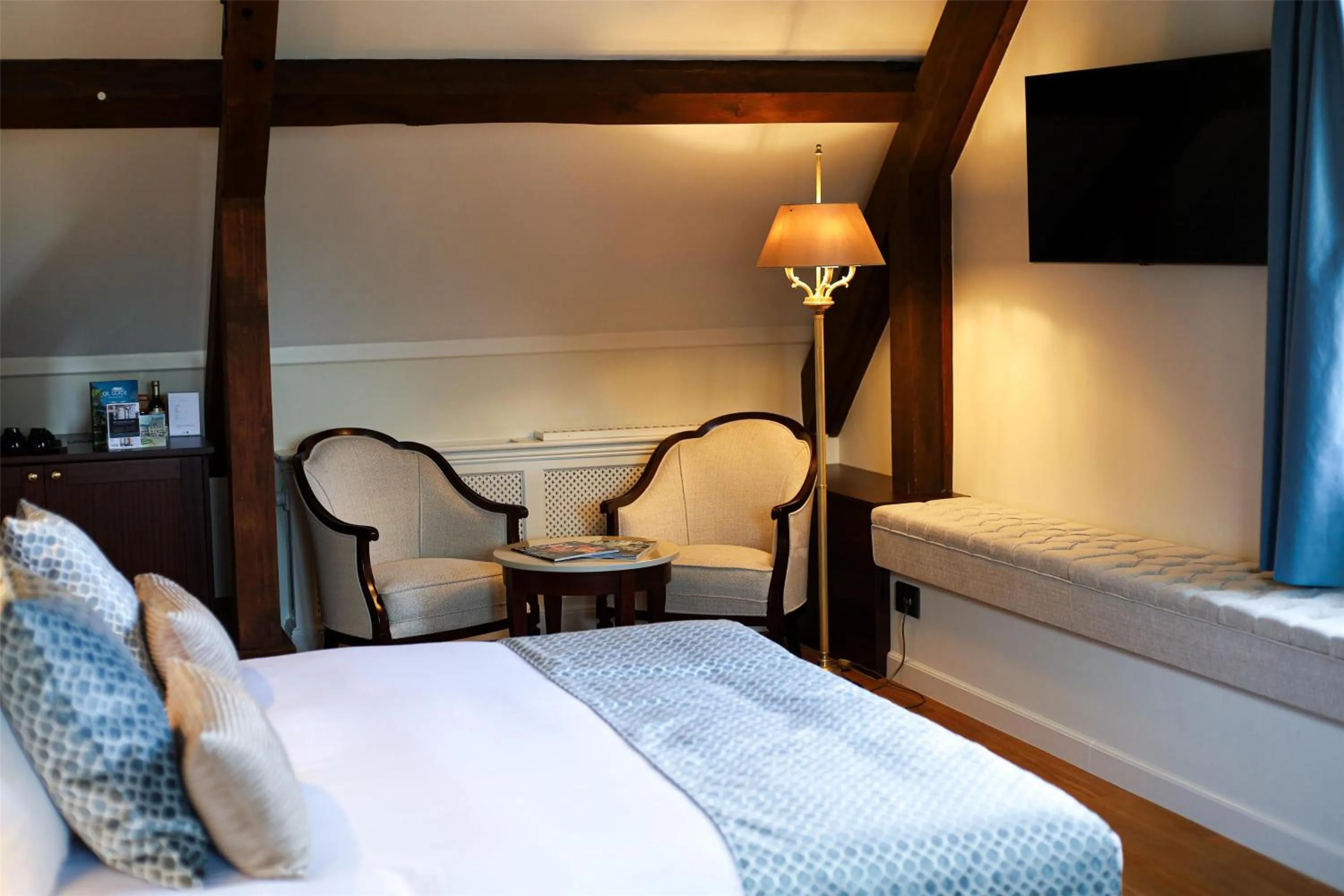 Bedroom, Bed in Grand Hotel Karel V