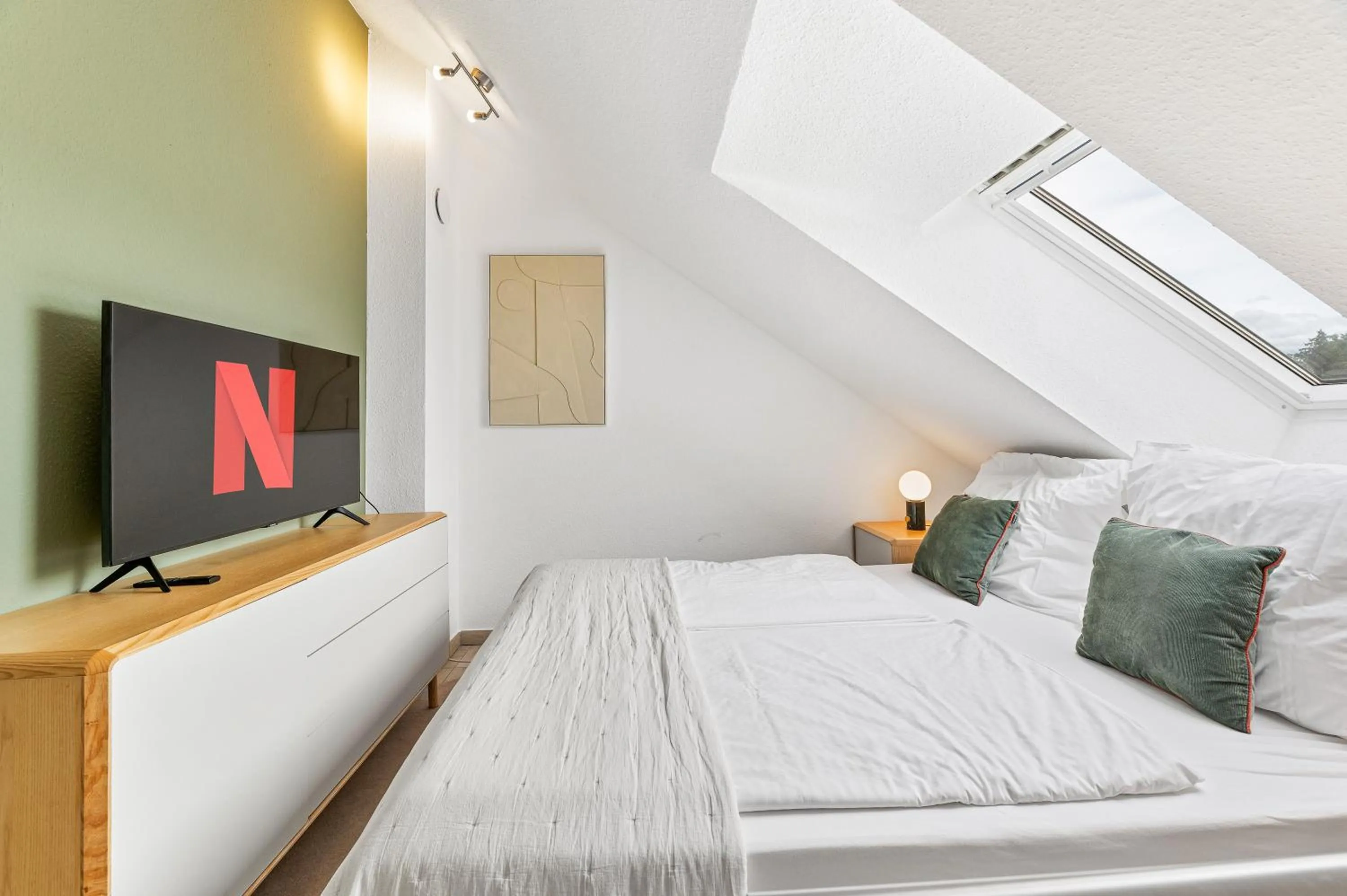 TV and multimedia, Bed in The Serviced - Design Apartments
