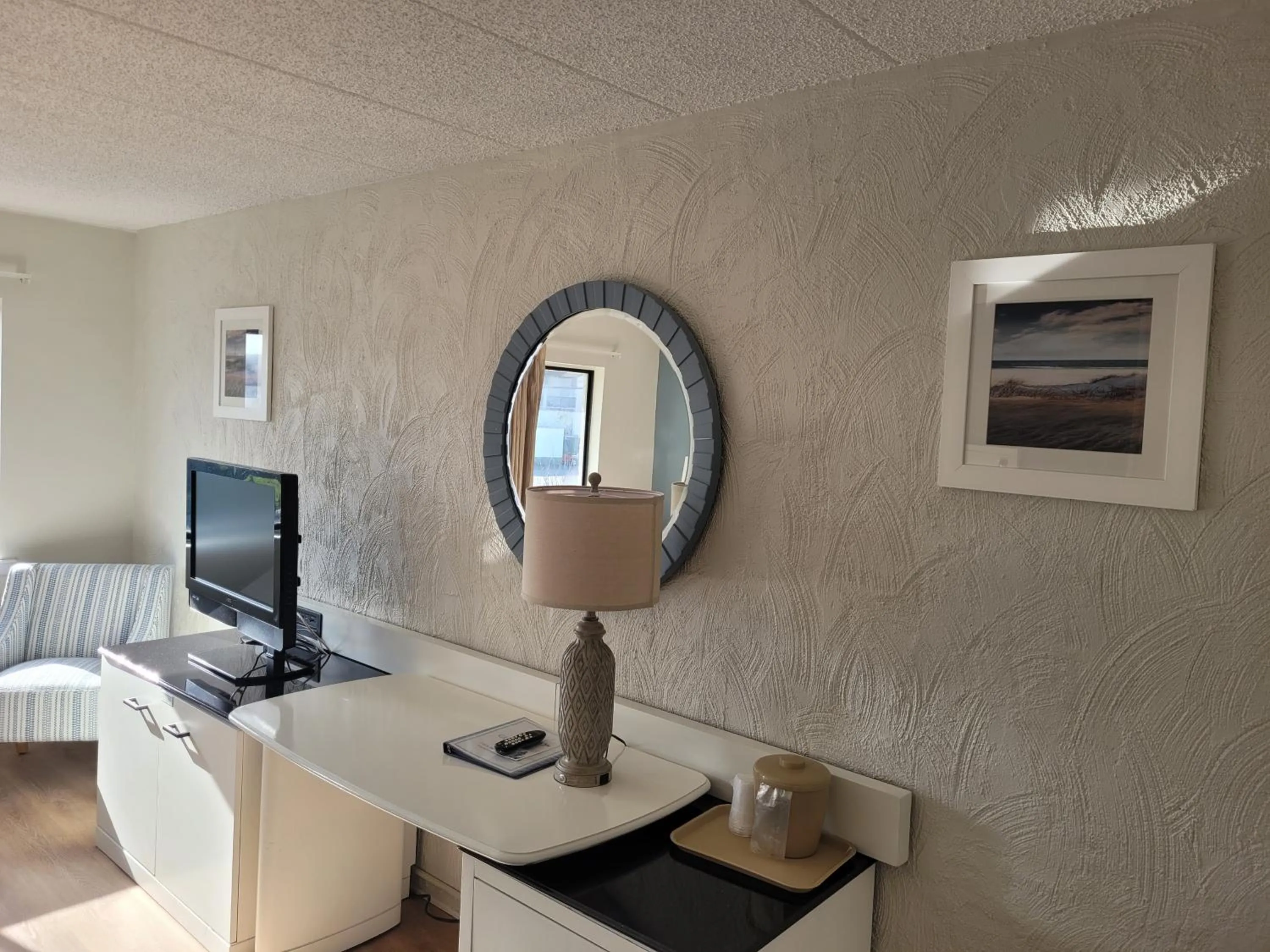 Sand Pebble Motor Lodge