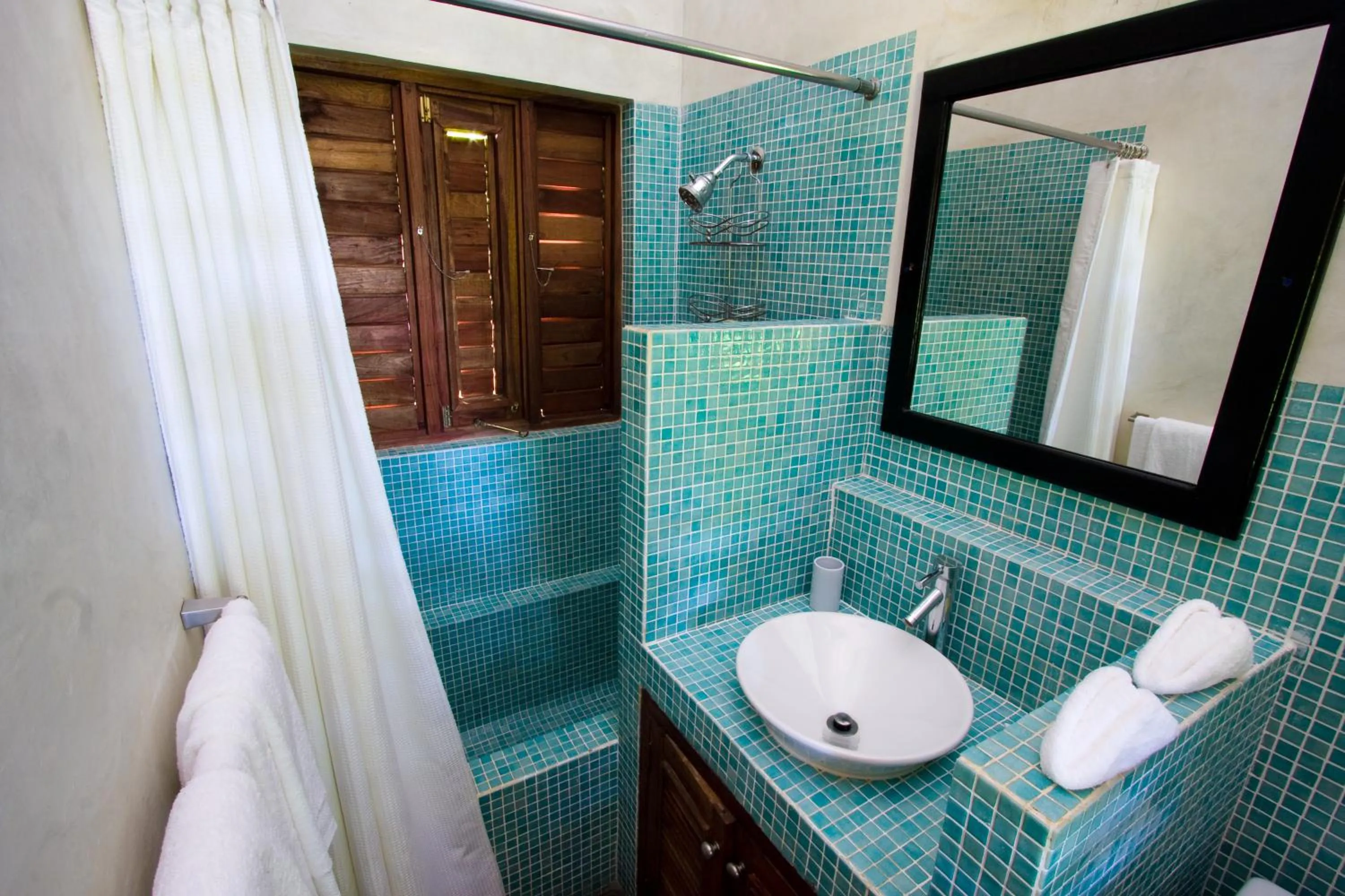Shower in Villas Sur Mer