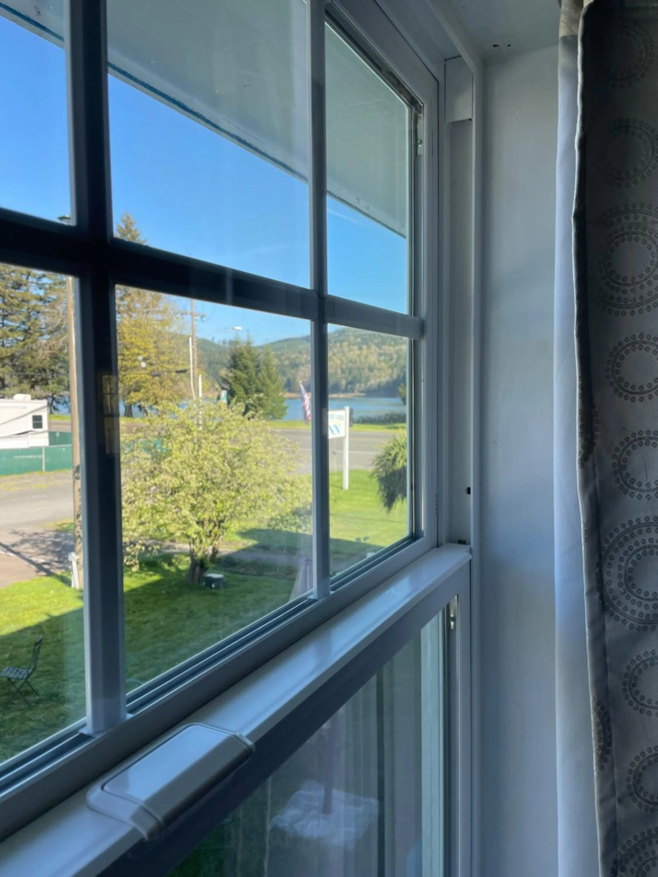 Lake view in Foster Lake Inn