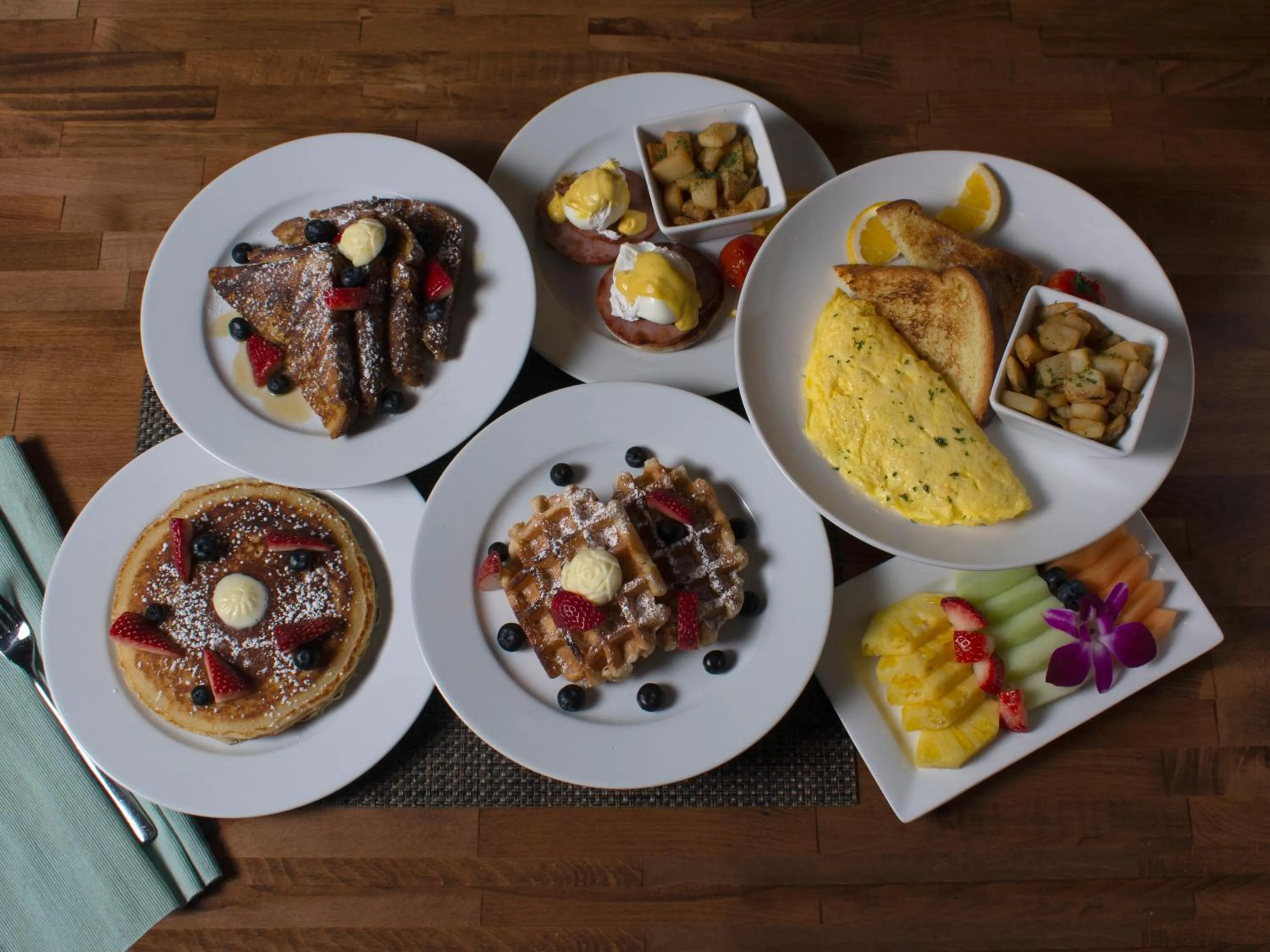 Breakfast in The Roslyn, Tapestry Collection by Hilton