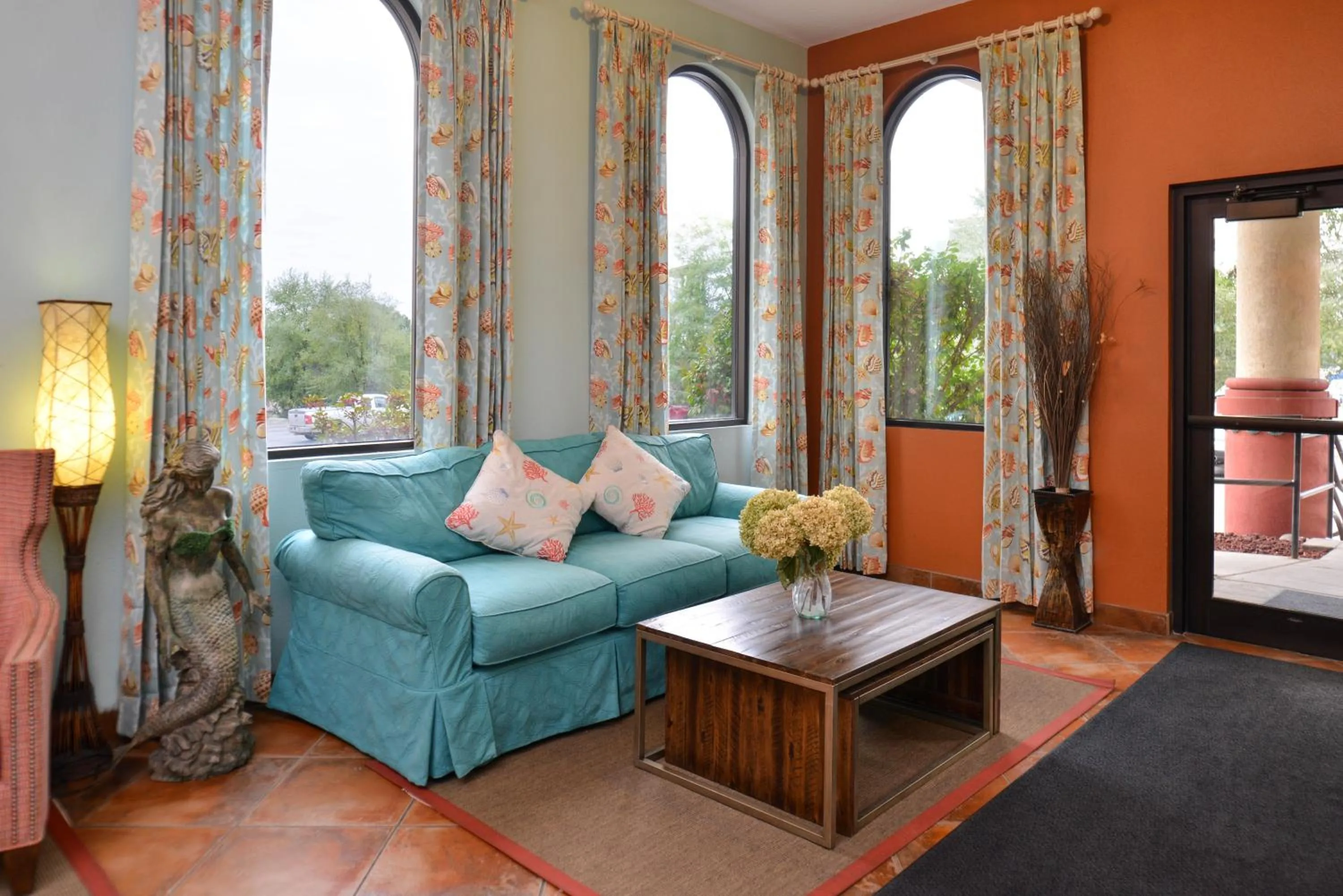 Communal lounge/ TV room in Atlantis Family Waterpark Hotel, an Ascend Collection Hotel