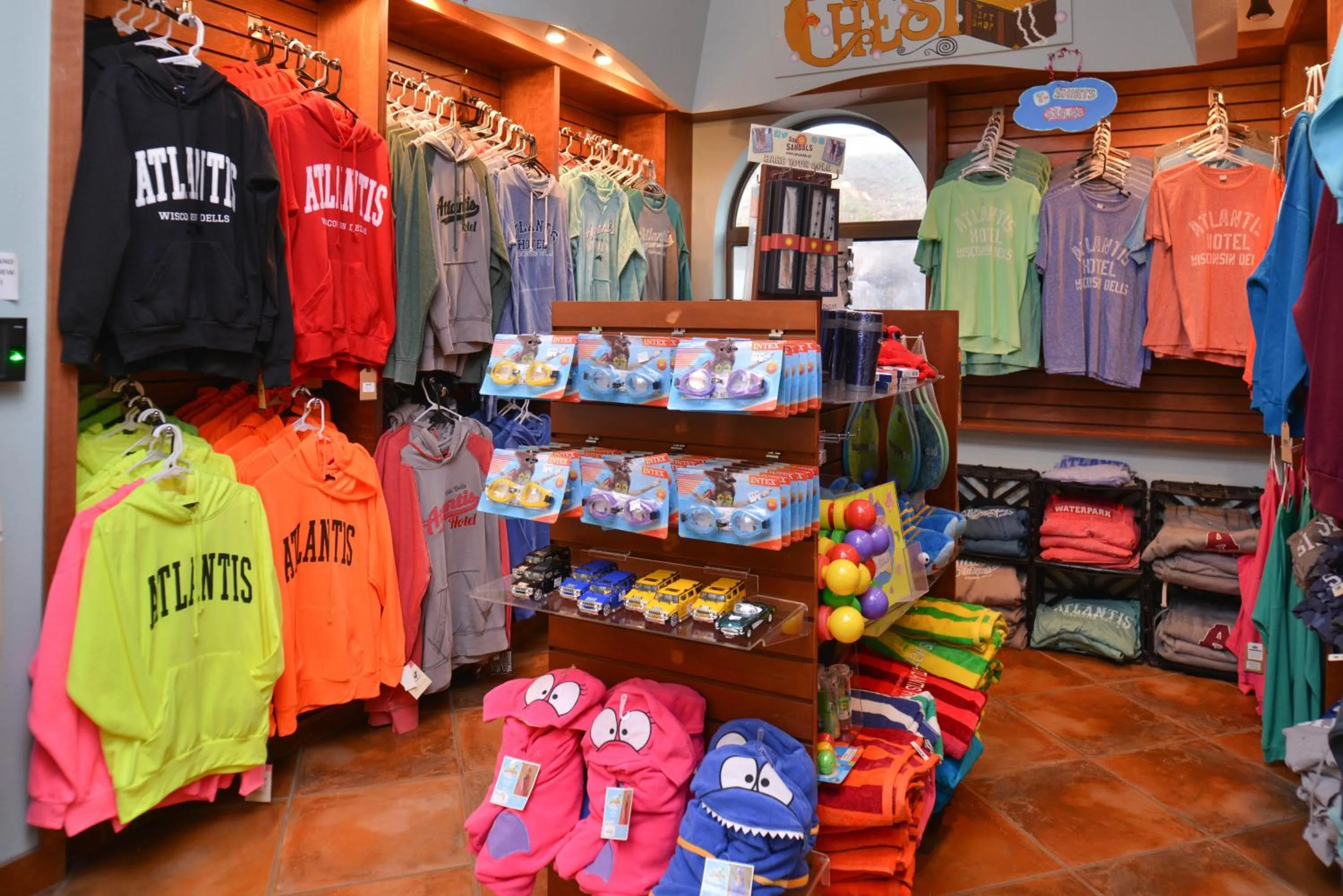 On-site shops in Atlantis Family Waterpark Hotel, an Ascend Collection Hotel