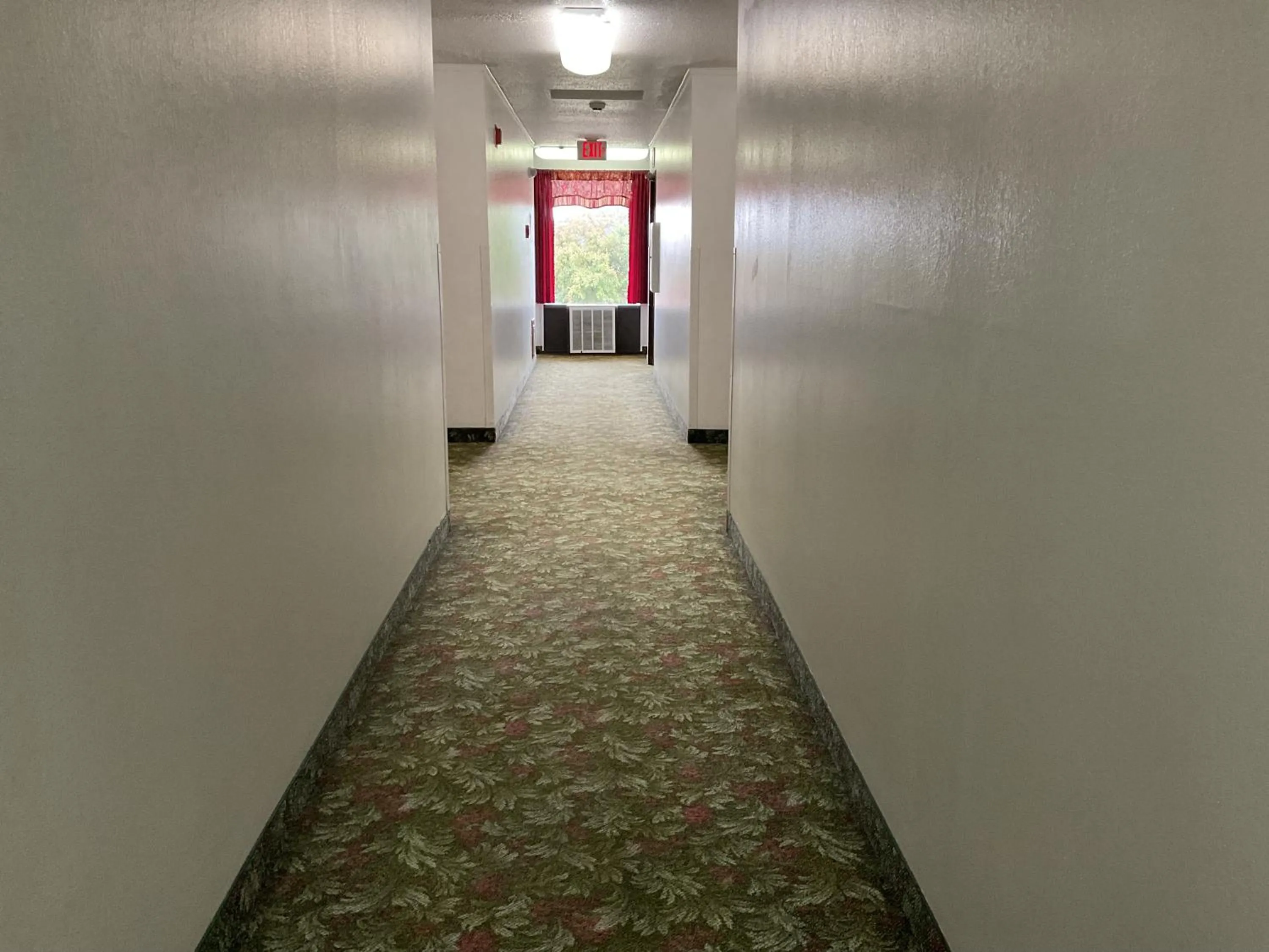 Lobby or reception in Budget Host Inn