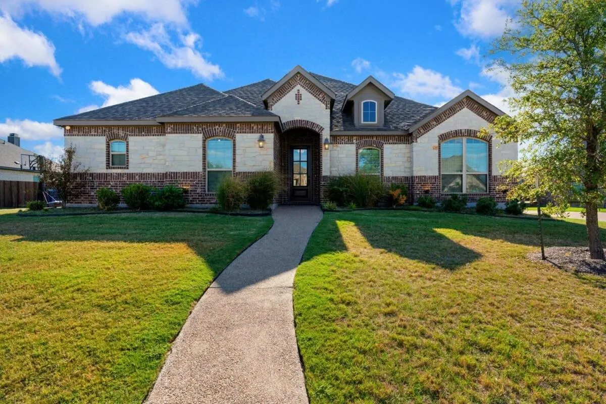 The Noble House Near Magnolia & Baylor W Pool