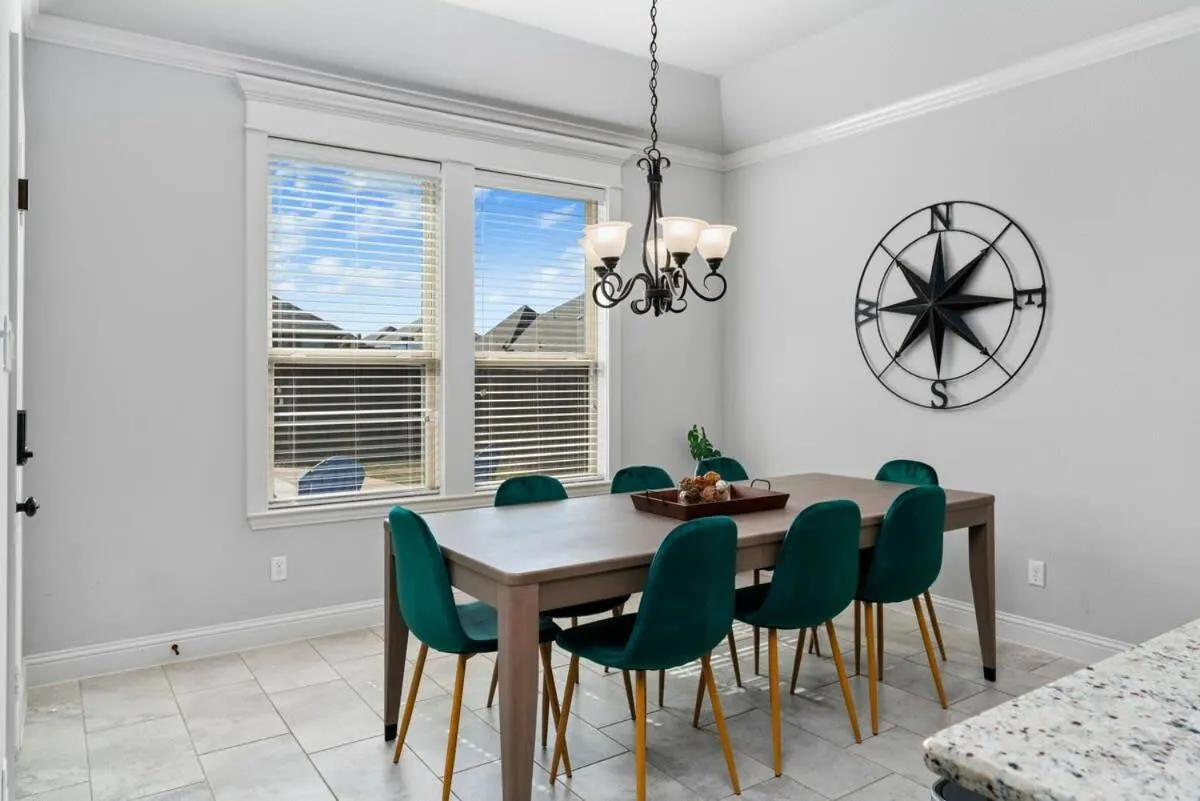 The Noble House Near Magnolia & Baylor W Pool