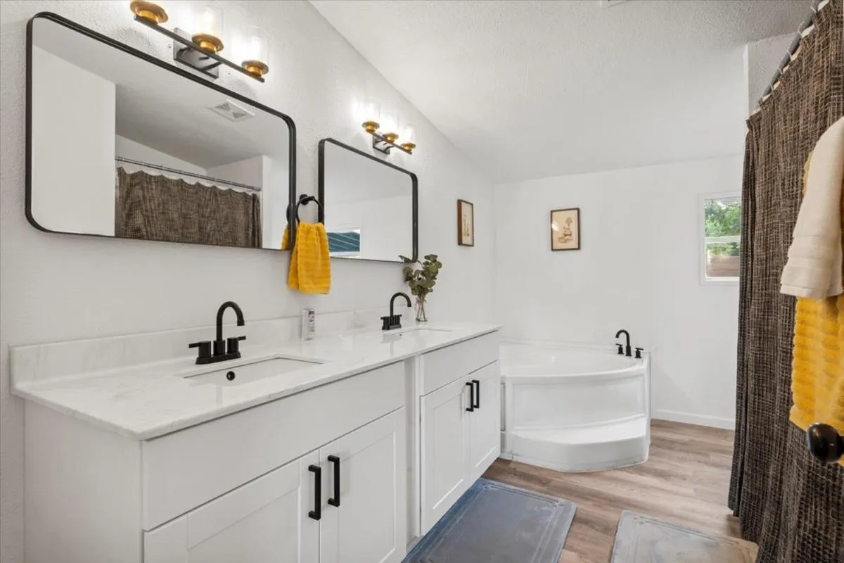 Bathroom in Starlight Horizon